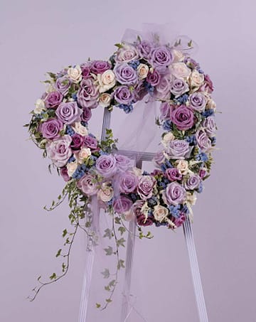 LAVENDER ROSE HEART  -  ROSES WHITE AND LAVENDER 