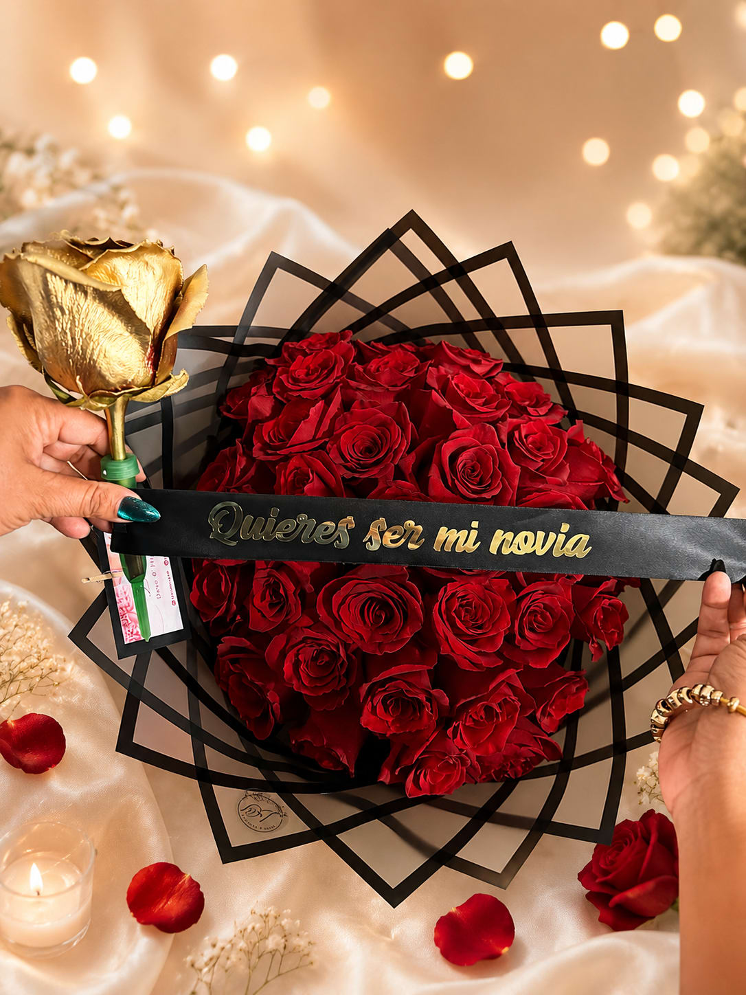 Bouquet of red roses with a gold rose and a "Quieres ser mi novia" ribbon