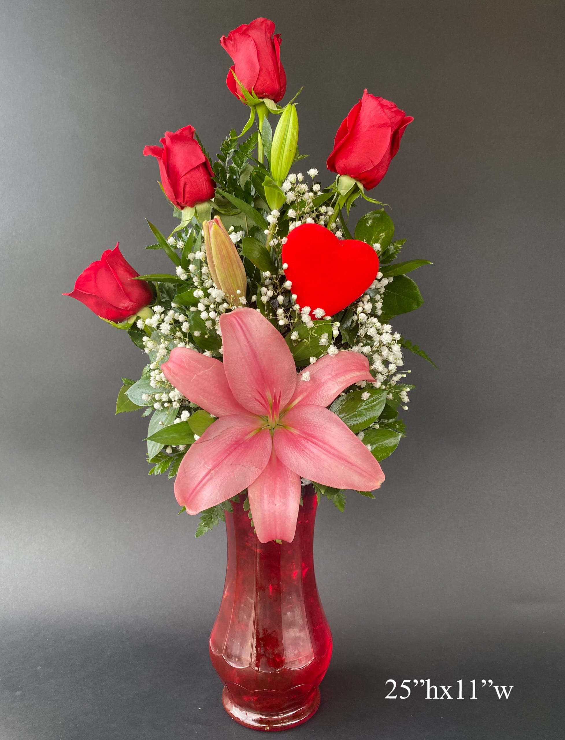 Amor Mio - This beautiful Red Roses arrangement is guaranteed to brighten someone's day. Perfect for an special occasion like Valentine's Day.