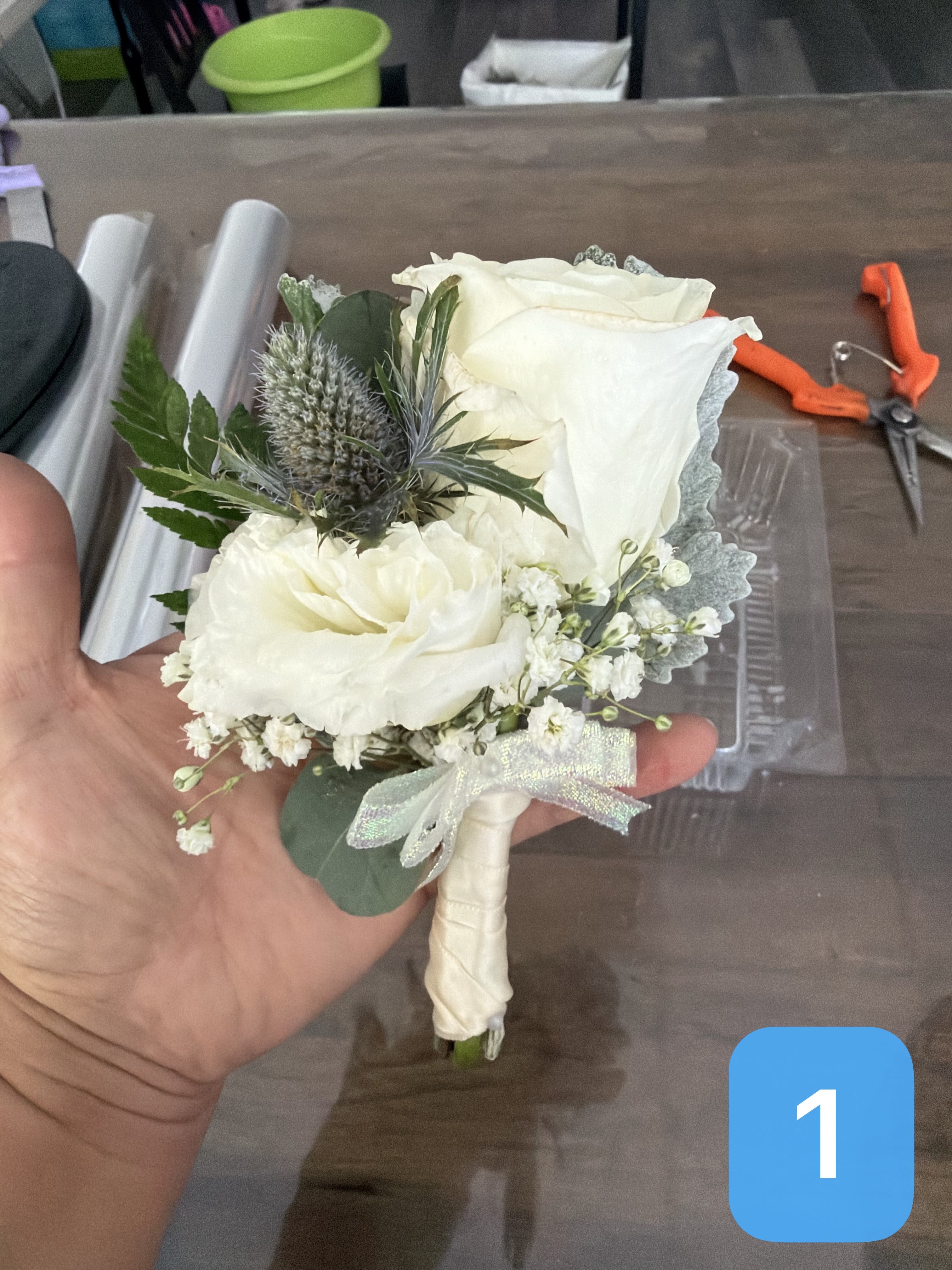 Boutonniere（B） - Flower colors can be customized based on your preference. You may also place an order according to the color code shown in the pictures. Please leave a note with your preferred color when placing your order.