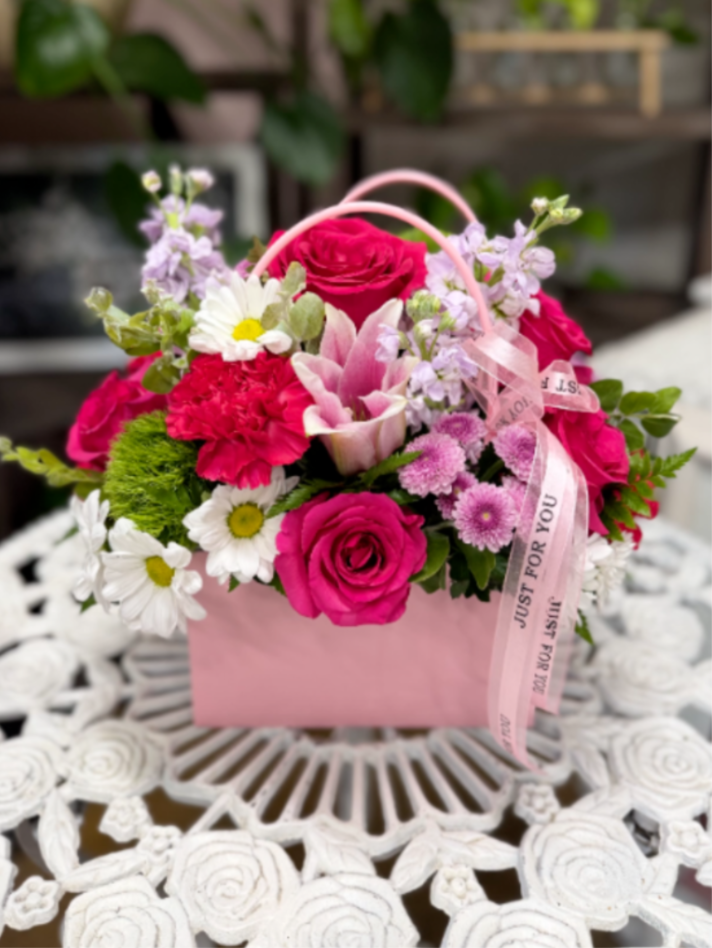 PINK TOTE  - Beautiful, fresh, and super cute flower arrangement.  Small flower bag.  Includes a mix of flowers, Colors can vary. 