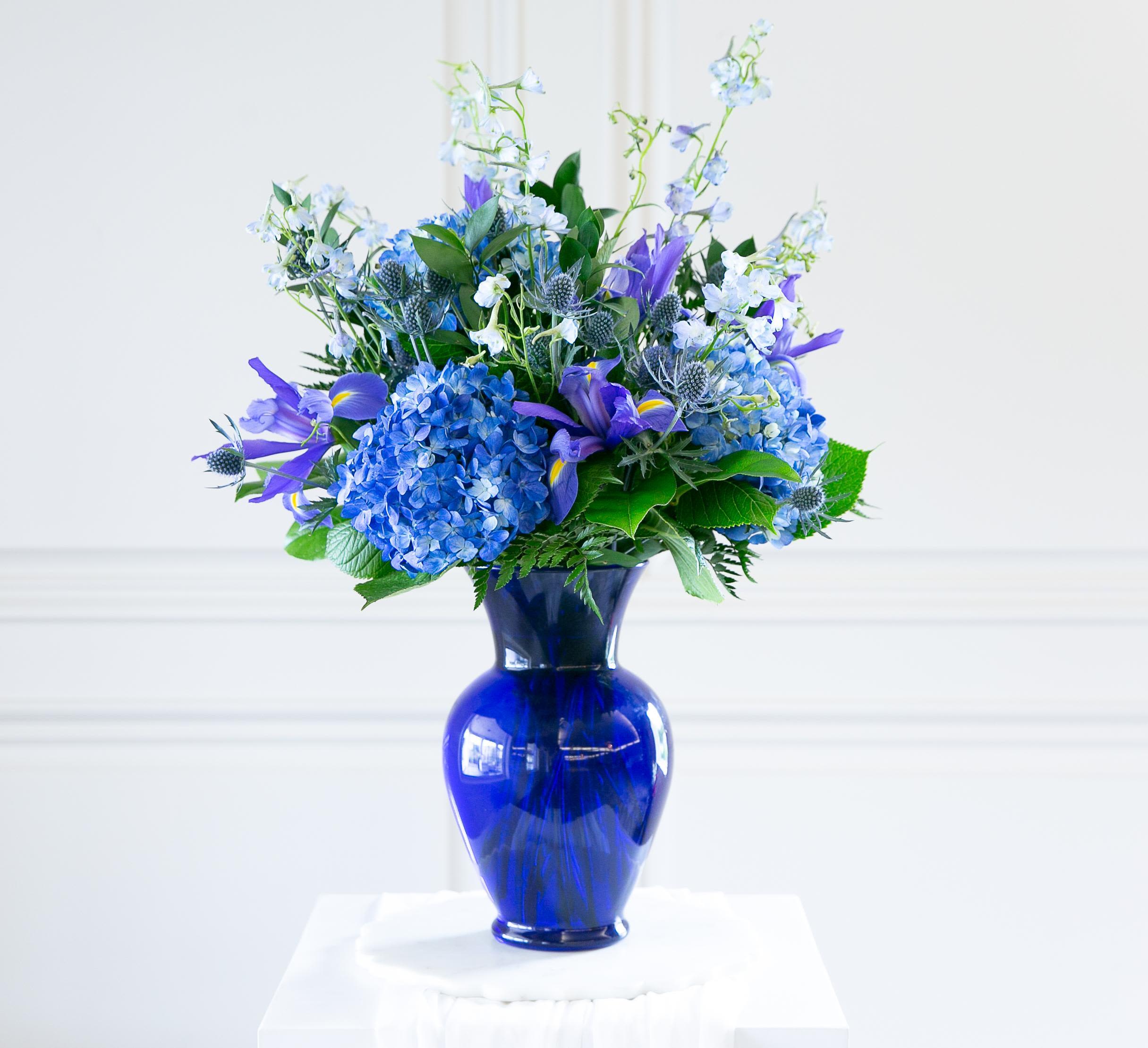 4042-06-60 - Cobalt 10⅝" Classic Urn Dimensions: 18"W x 26"H