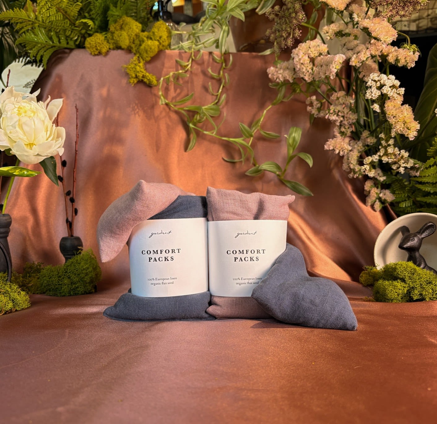 Hot/Cold Linen Comfort Packs (2 pack) - Hot/Cold Compress Packs  Since ancient times, linen has been revered for its healing properties. In addition, linen is naturally anti-bacterial, anti-fungal and hypo-allergenic.  ??? ?? ???: • Keep in the freezer and apply to aches and bruises as needed. • Warm in a microwave to provide warm comfort.  • Handmade in the USA