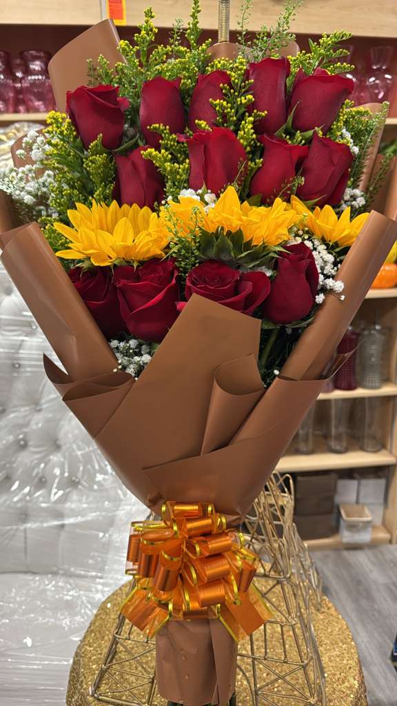 Esplendor Escarlata - Red Roses with Sunflowers (12 Red Roses, 3 Sunflowers, Baby’s Breath, Solidago, Fresh Greenery, Elegantly Wrapped with Clear Accent) 