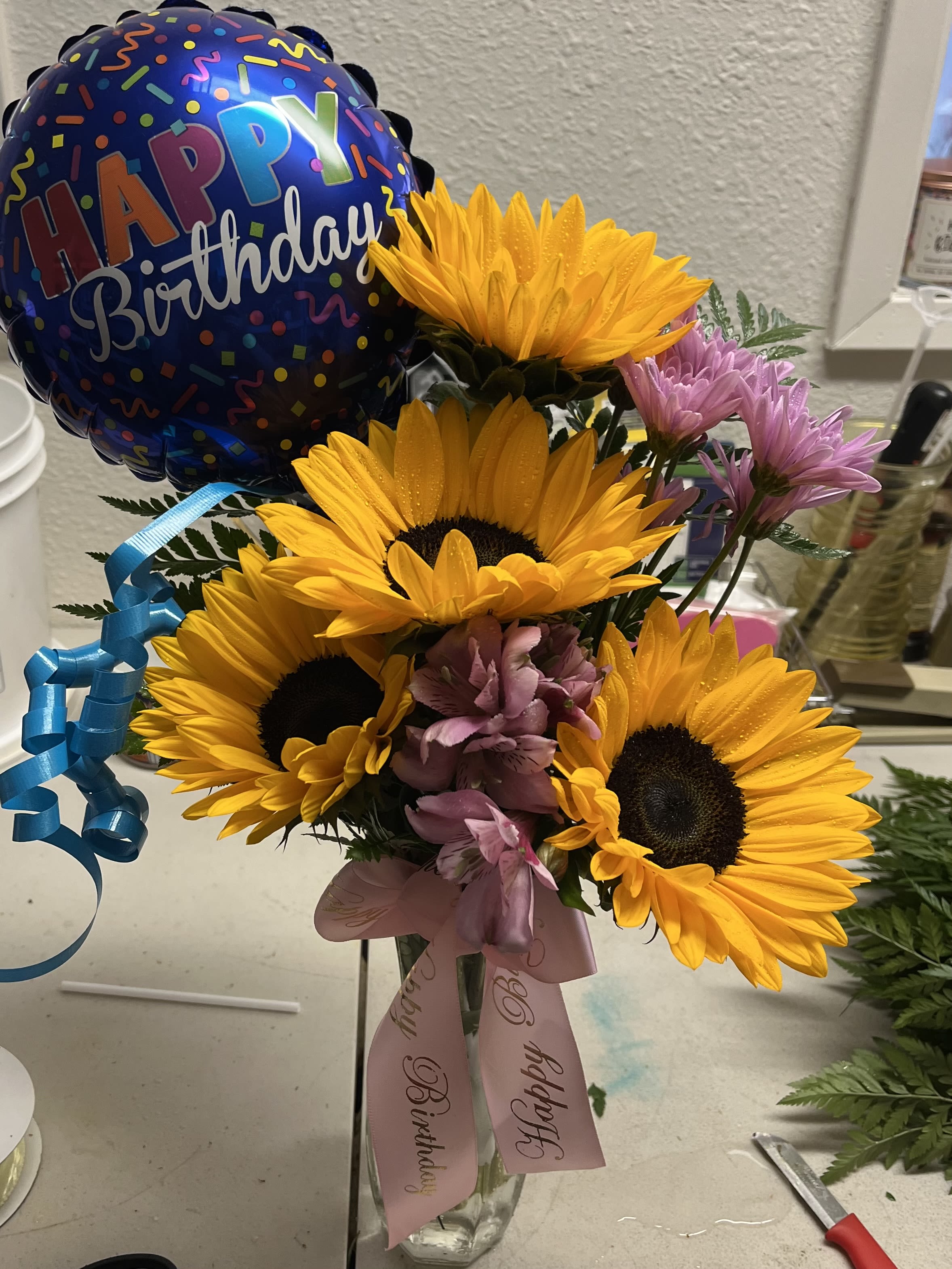  Beautiful birthday - Additional flowers will be added to your bouquet