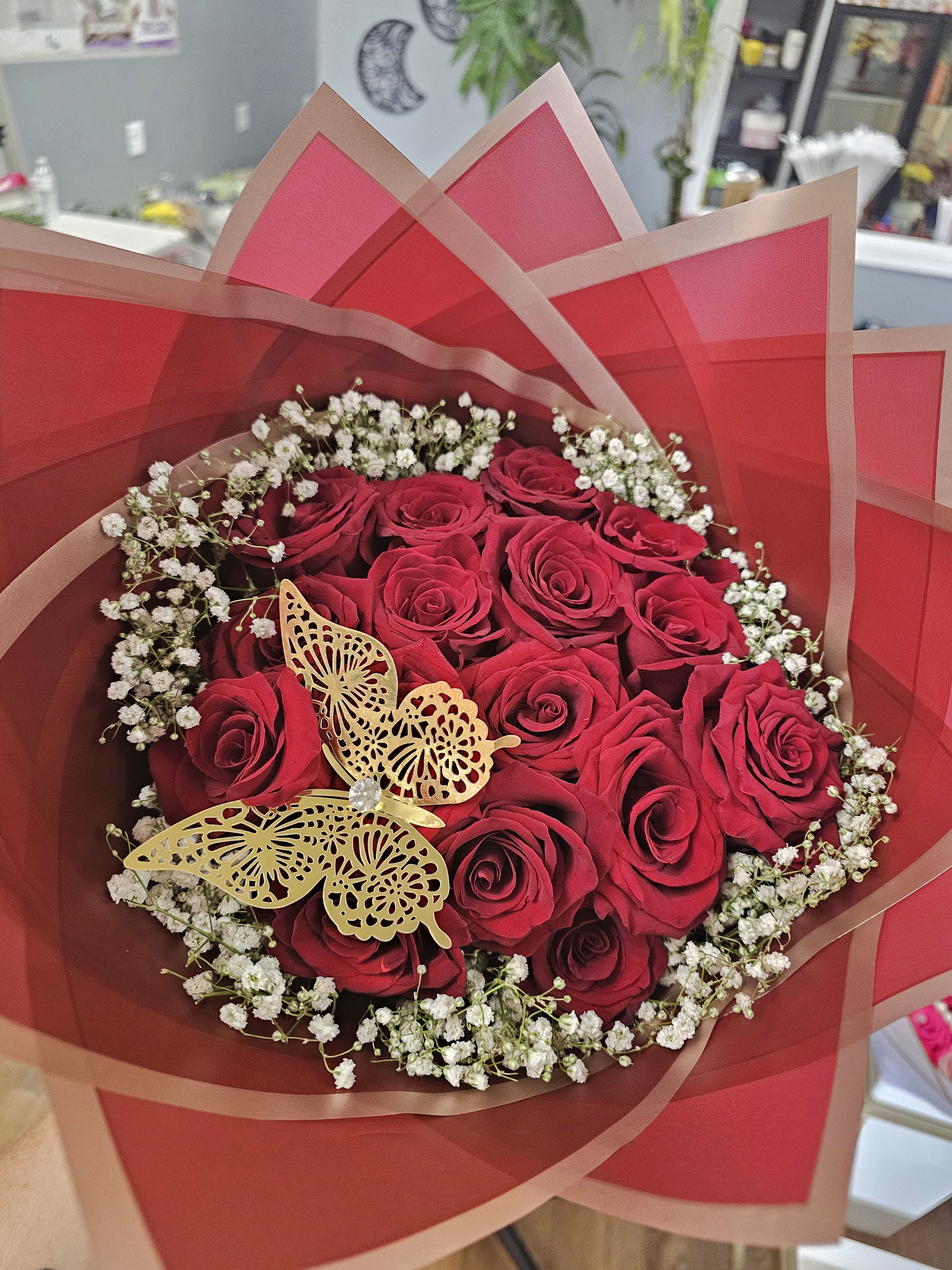 16 ROSE BOUQUET - 16 RED ROSES BEAUTIFULLY WRAPPED IN ANY COLOR PAPER PREFERED 