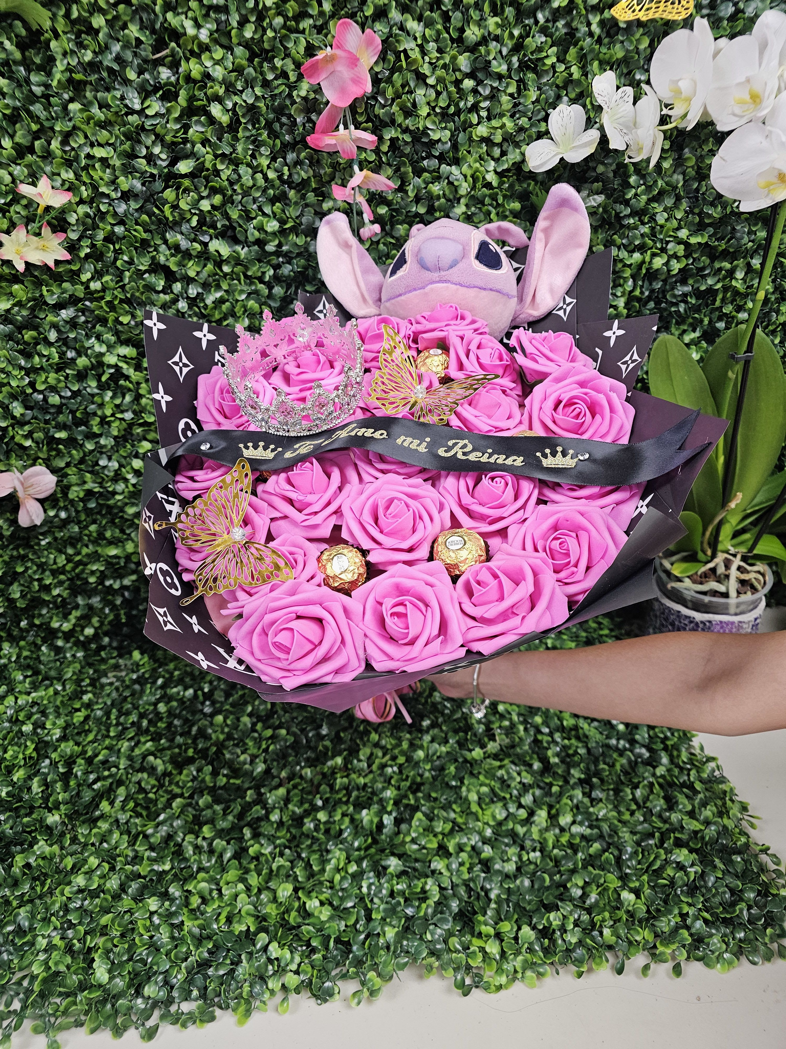 PINK STITCH BOUQUET - CUT PINK STITCH BOUQUET WRAPPED IN ANY PAPER PREFFERED