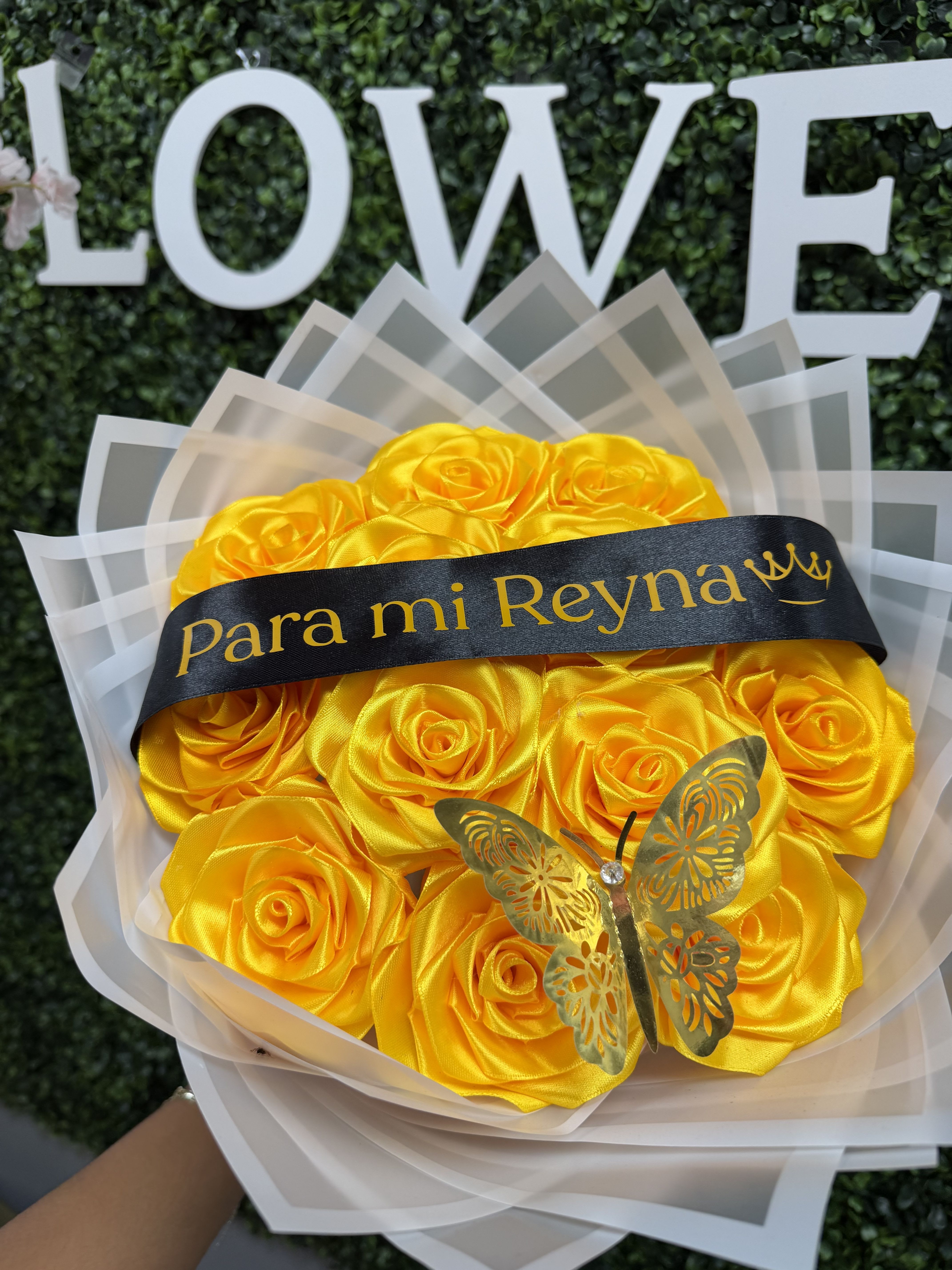 YELLOW SILK ROSES BOUQUET - BEAUTIFUL YELLOW BOUQUET MADE OF SILK