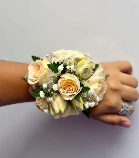 Lisa Corsage - N/A