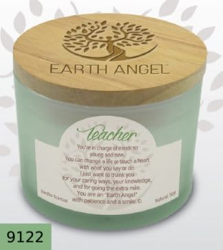 Mint-green candle in a glass jar with a wooden lid