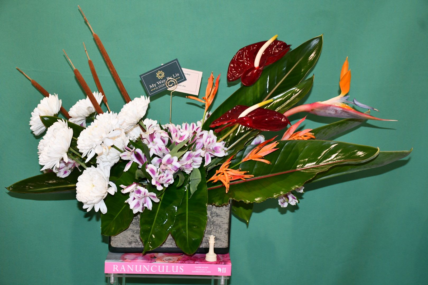 Leland Jr. - Exotic tropical arrangements for any occasion, with anthurium birds of paradise. Perfect for all kind of surprises gift. 
