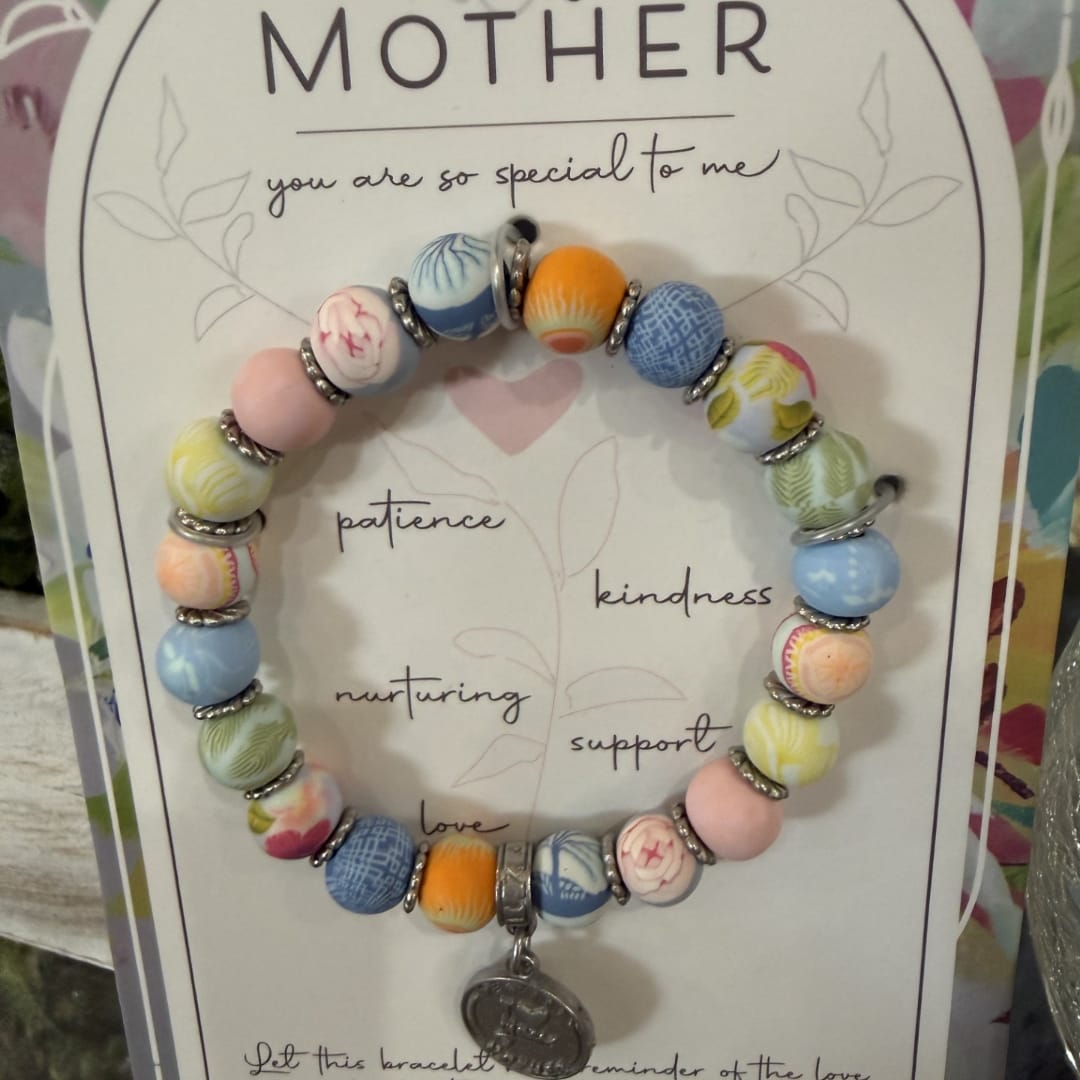 Beaded bracelet displayed on a Mother-themed card with printed words.