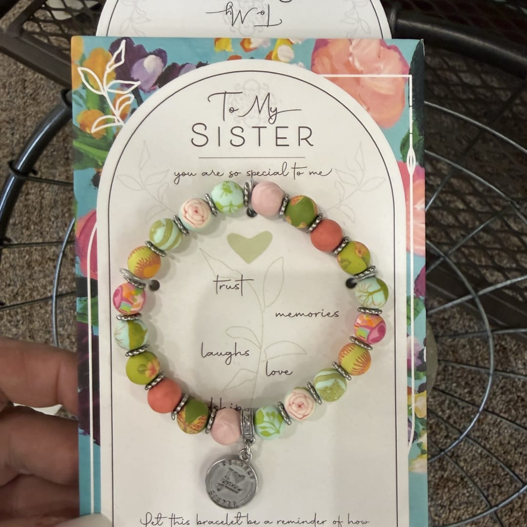 Beaded bracelet on a sister-themed gift card