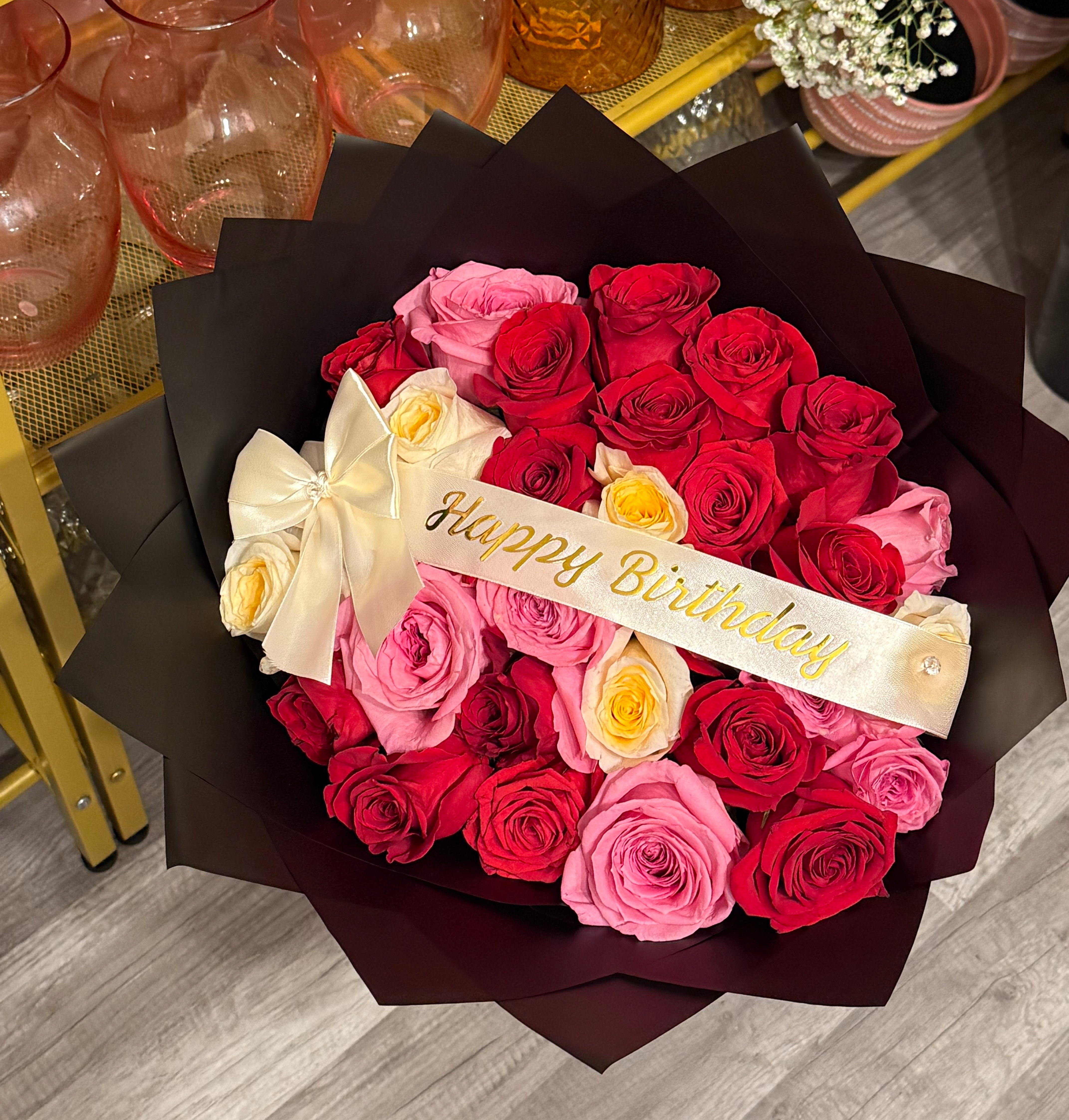 Colorful Bouquet of roses. - Amazing bouquet of different colors of roses. Amazing for anybody that loves fresh roses,  standard: 25 roses  Deluxe: 30 roses  Premium :35 roses  Let us know if you have any especial request  at the end of the order you will have the chance to add special requests for the florist or just email us at anitasflowershop169@gmail.com