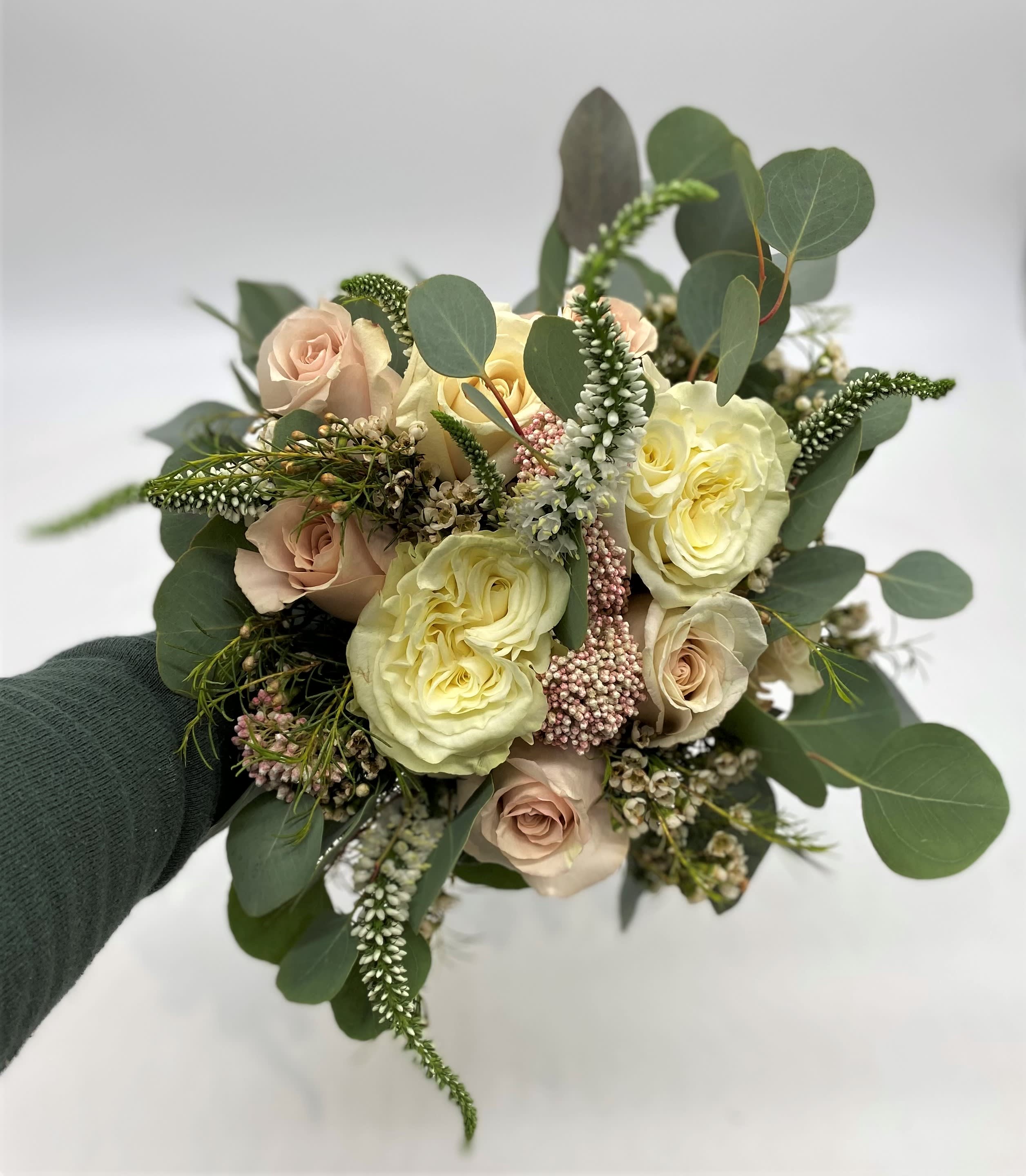 The Free Spirit Clutch Bouquet - Open and airy! 