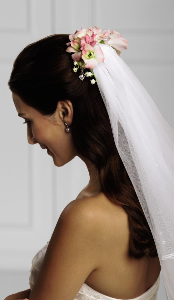 FTD Celestial Hair Decor - The FTDÂ® Celestialâ¢ Hair DÃ©cor is a wonderful way to add that extra   touch to your veil. Beautiful Lily of the Valley, fragrant hyacinth and   blush Dendrobium Orchids are brought together to form an exquisite hair   accessory to make you look your bridal best. Approx. 3âH x 6âW. 