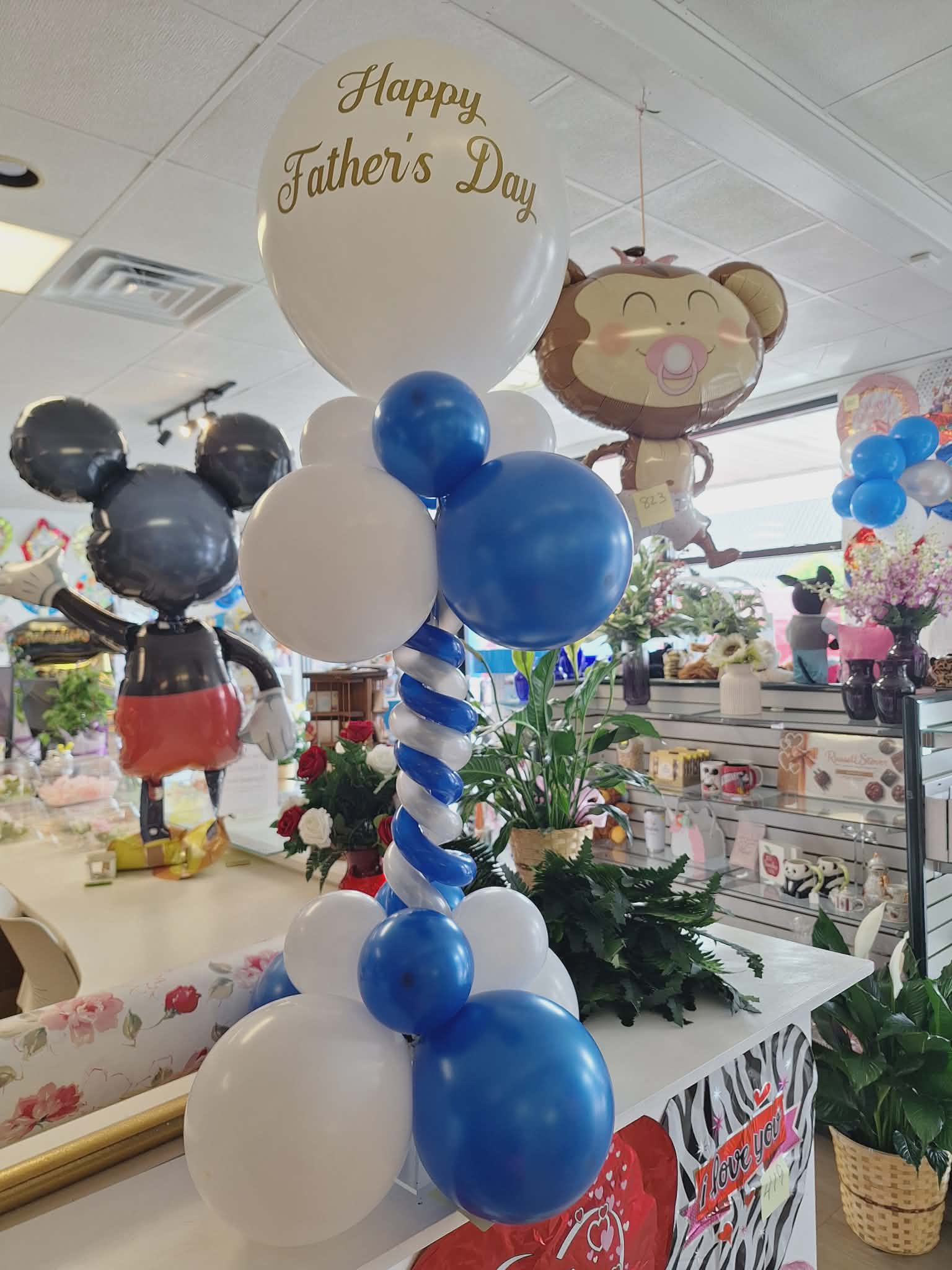 Creative Tabletop Balloons - Creative tabletop balloon can be used for any and all occasions can come in any 2 color combination *price is for 1 tabletop design*