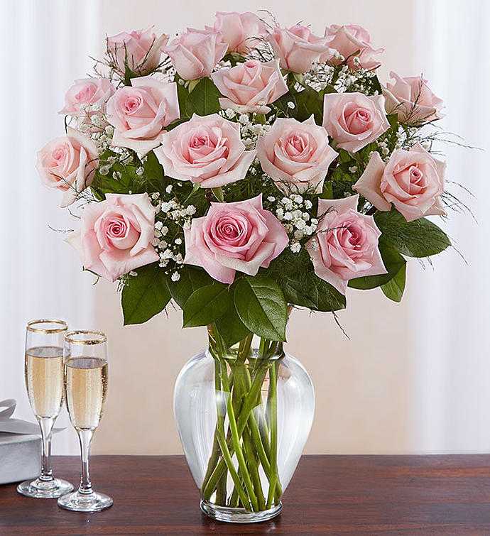 Mother's day Rose pink rose - A 18 pink roses nothing says have a Mother's Day like pink roses in a clear glass vase with baby's breath    #MissOklahomaCompetition  #MissOklahoma2022  #missoklahomateen  #missoutstandingteen  #riversprit  #NationalRosemonth   #PinkRoses