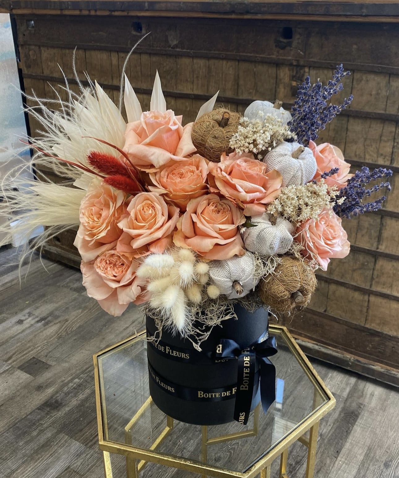 PUMPKIN SPICE - DRY PAMPAS AND FRESH FLOWERS