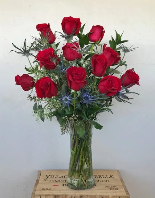 Red &amp; Thistles - Red Roses , Thistles in 12" glass vase