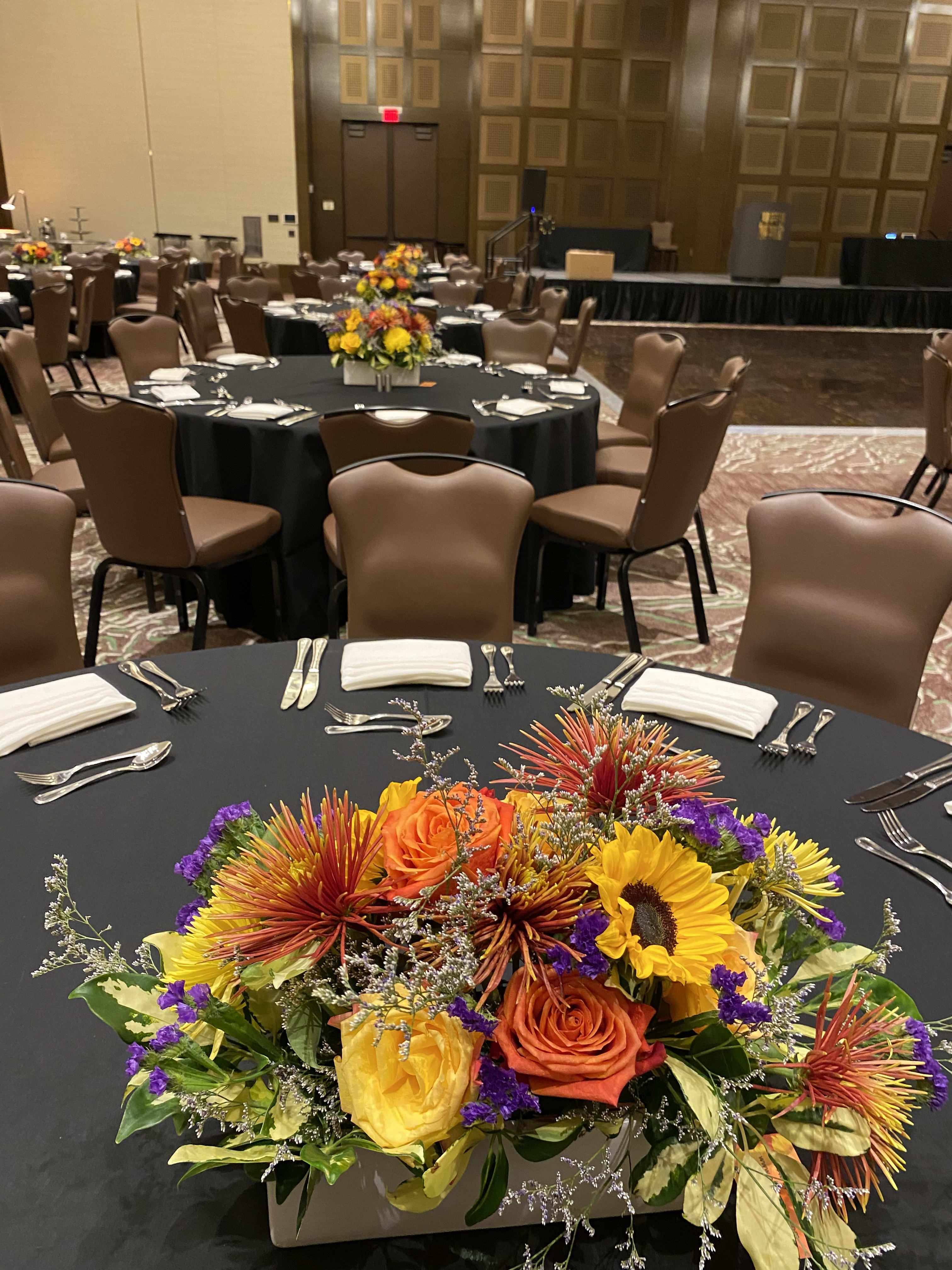Centerpiece for Dinner &amp; Dance Party at Hard Rock Hotel &amp; Casino - Sunflowers , Mixed color Roses , Hydrangeas , green 