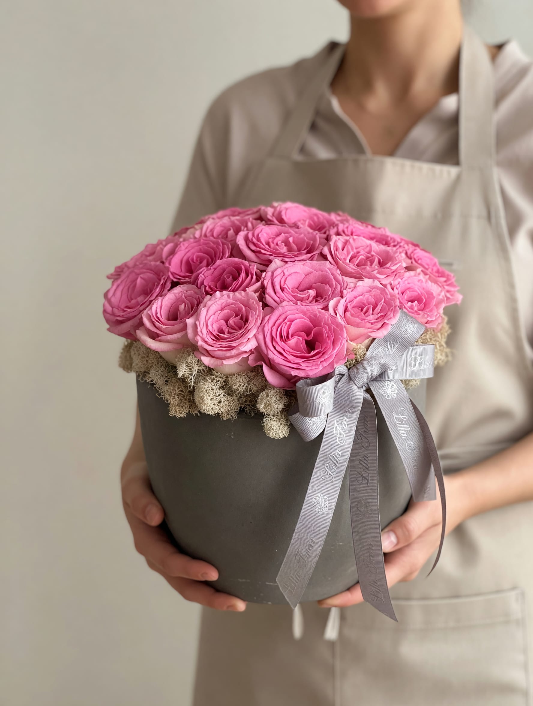 Pink Velvet - Pink roses creates an immediate feeling of romance and celebration-perfect as an anniversary arrangement , a birthday surprise, or a "just because" gift that makes her feel truly seen. The concentrated, velvety pink blooms read as both feminine and elegant, sending a clear message of love and admiration for Valentine's Day, Mother's Day, or Women's Day.