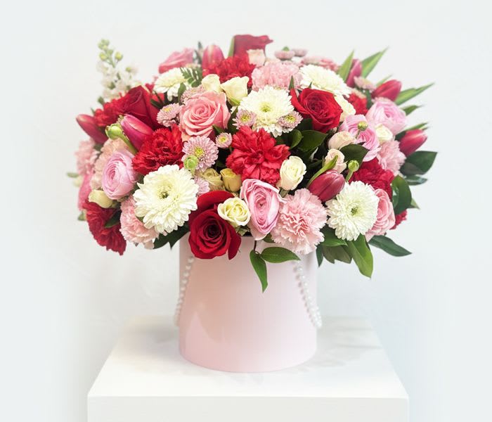 You are Special  - This arrangement remains one of the most popular boxes today. This design is delicate and soft with its soft tones. Blush-pink and white roses are beautifully put together. Perfecto for any occasion. 