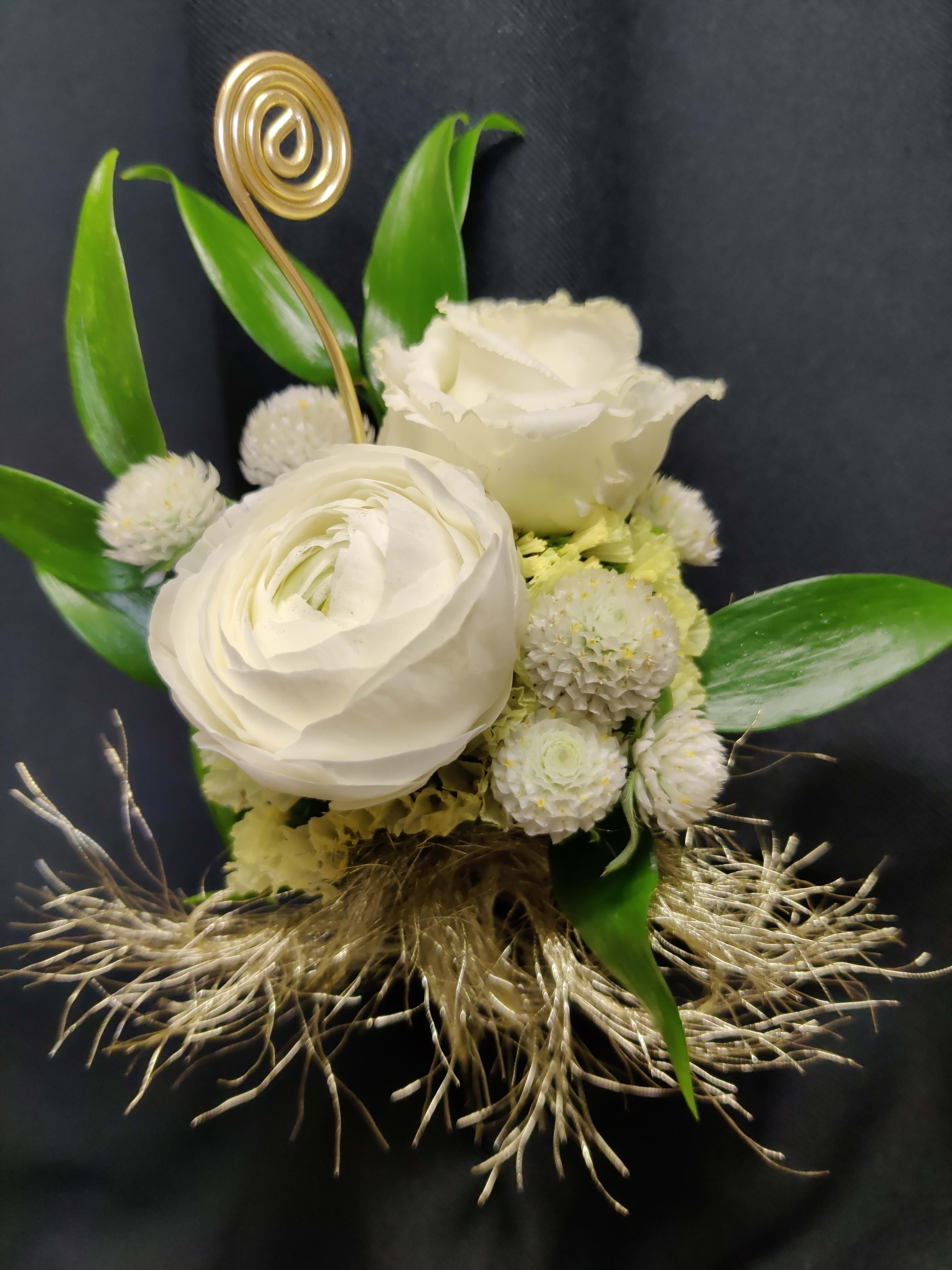 Pin corsage  - Provide a full weeks notice so we can get proper wearable flowers and your color scheme. Let us know IF you want a gold or silver accent or a plain color accent and your main color request. Flowers and items will vary. We do not create WRIST corsages. 