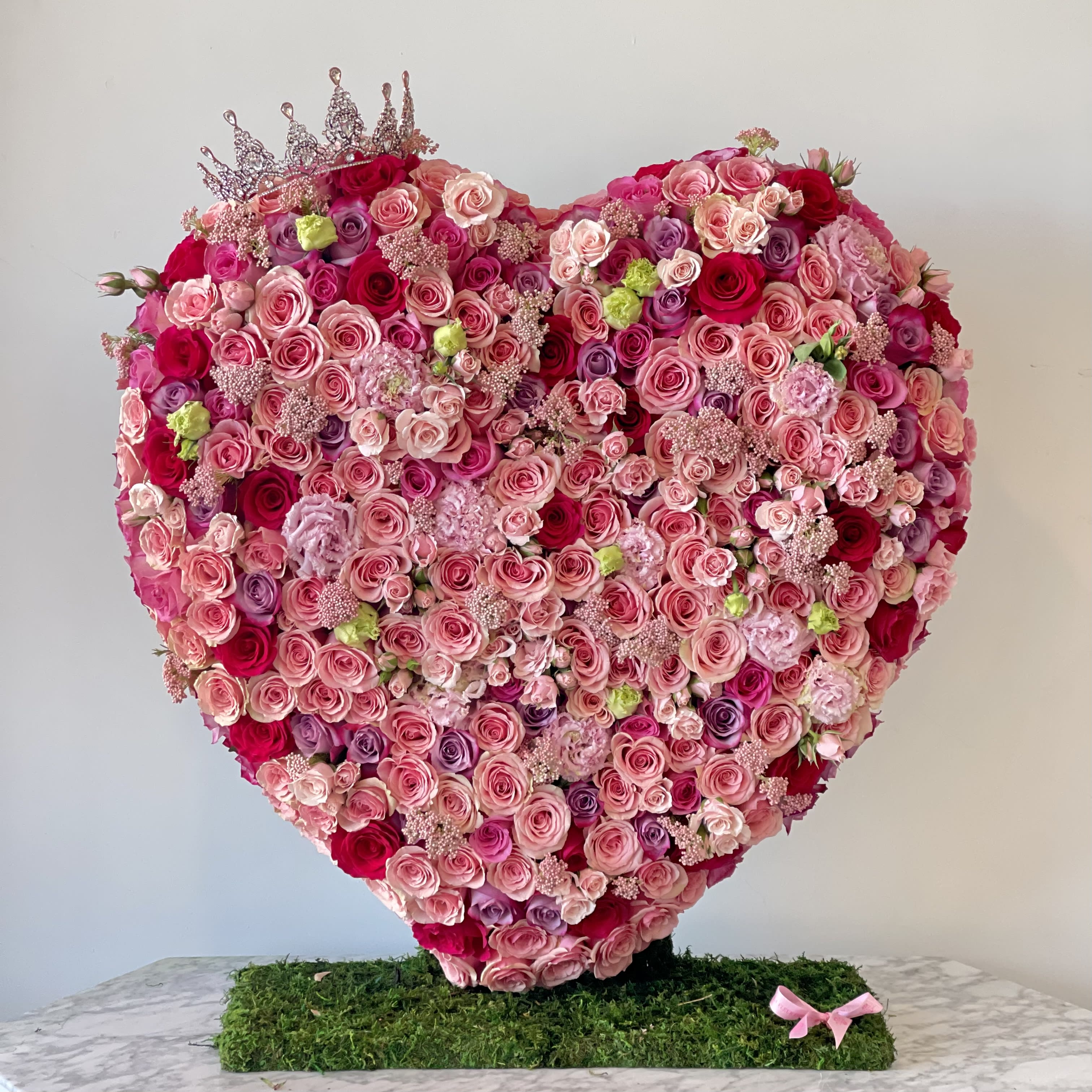 Heartful V - Beautiful heart with mixed flowers with crown.Standard 1,5 feet .                                                 Premium  2 feet .Deluxe 3 feet                                    Premium is shown in the picture 