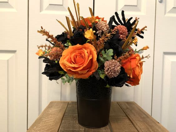 Spooky Halloween flowers - A spooky halloween arrangement 
