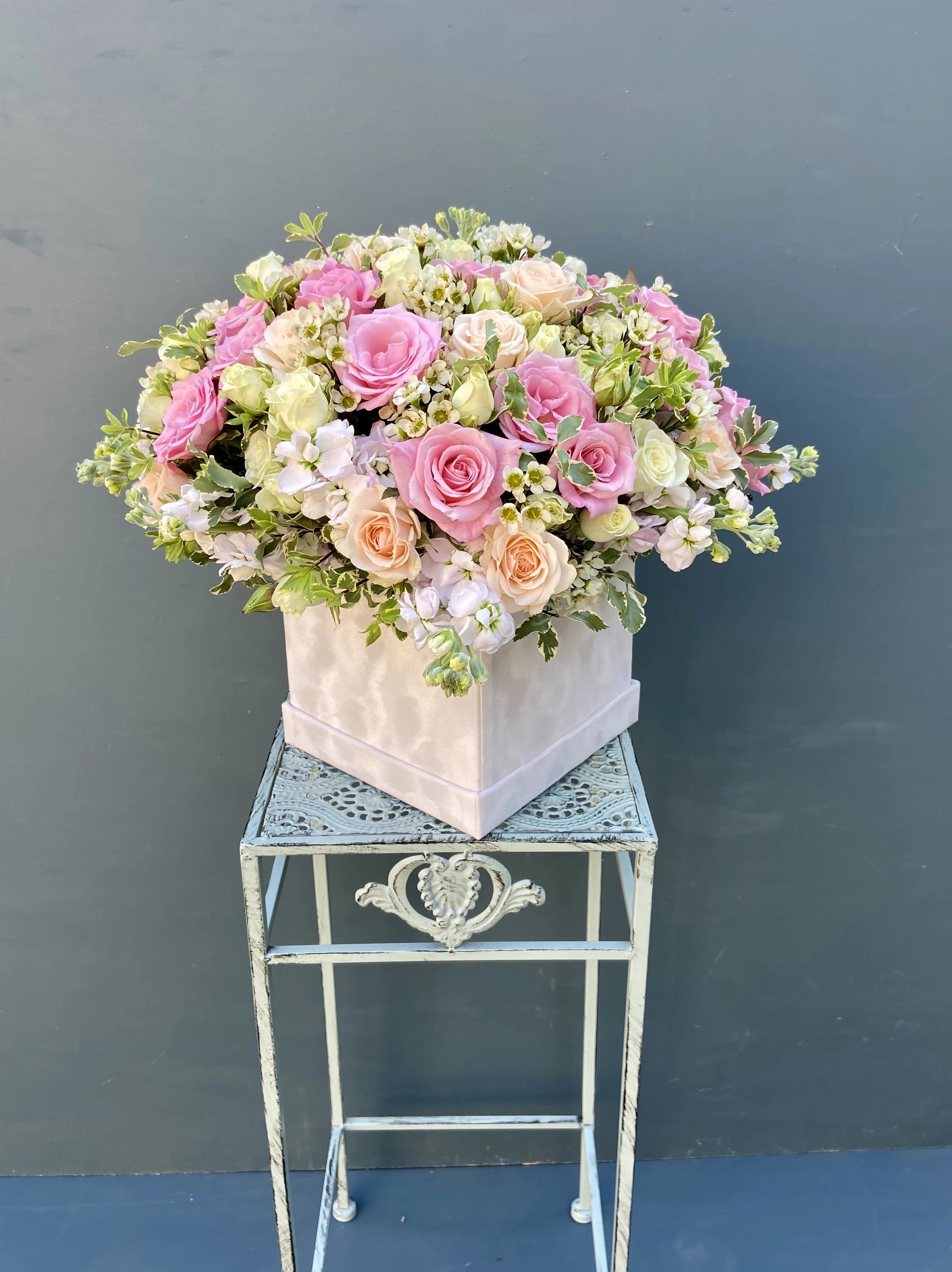 Square Box D - Roses In A Square Box DELUXE is shown in the main picture. 