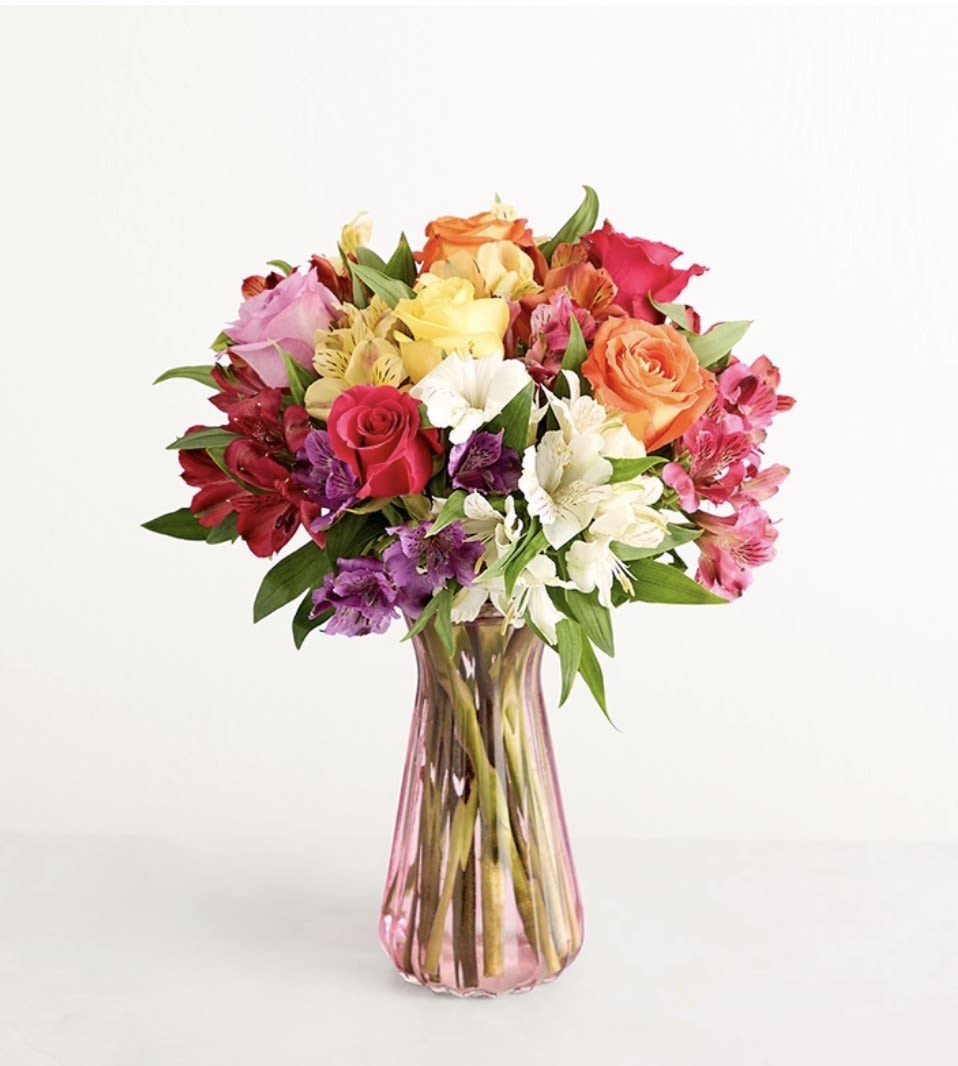 Mix flowers - Nice and beautiful arrangement for all occasions. Bouquet will be delivered as similar to the pic.