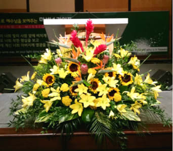  PODIUM ARRANGEMENT 108 [TTPOD108] - PODIUM ARRANGEMENT BY TWIN TOWERS FLORIST      As Shown : TTPOD108 