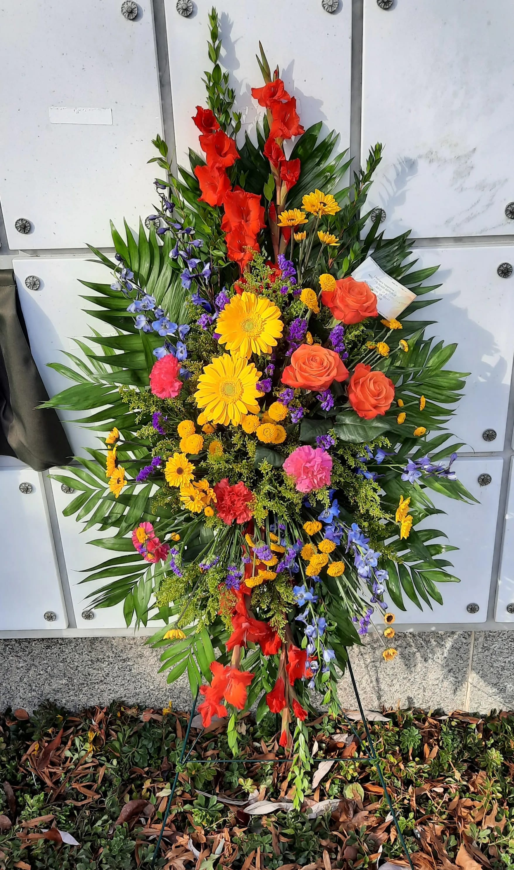 TT-SPRAY31 - TT-SPRAY 31 BY TWIN TOWERS FLORIST IN ARLINGTON, VA