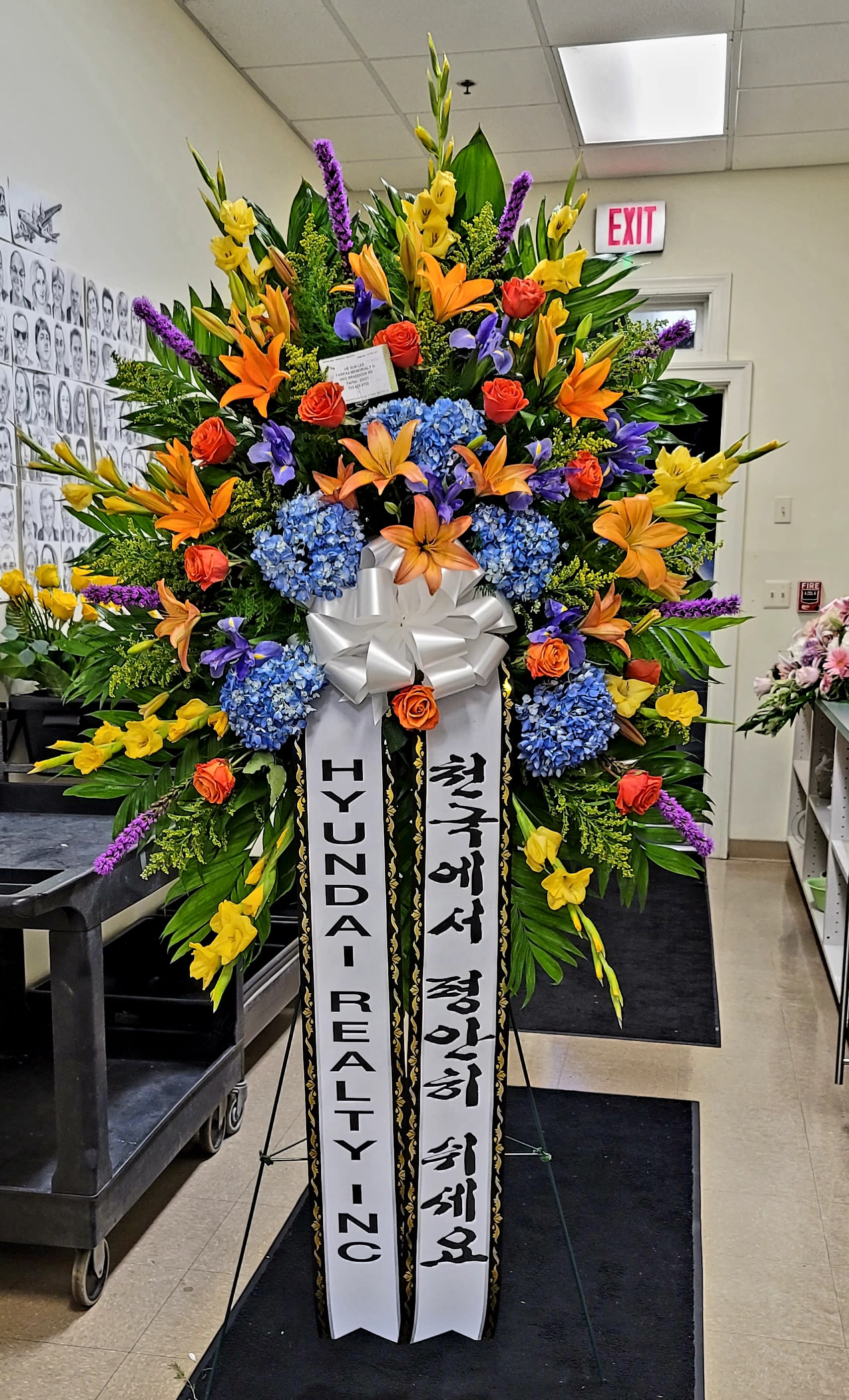 [TT-ANC118]:  GRAND FAREWELL STANDING SPRAY -  GRAND FAREWELL STANDING SPRAY BY TWIN TOWERS FLORIST IN ARLINGTON VA