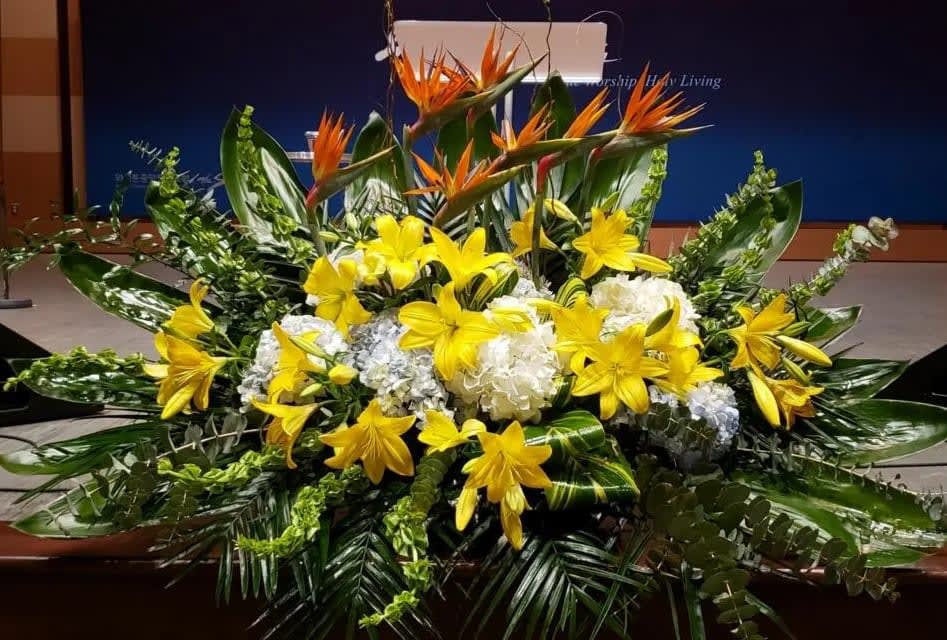 [TT-POD171]:  PODIUM ARRANGEMENT 171 - PODIUM ARRANGEMENT 171  BY TWIN TOWERS FLORIST IN ARLINGTON, VA 