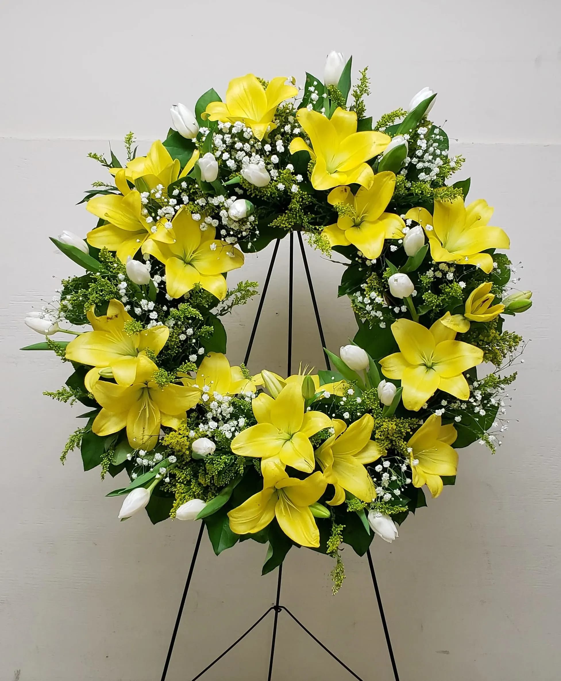 [TT-ANC130]:  21 INCH SPRING YELLOW WREATH -  21" SPRING YELLOW WREATH ON EASEL