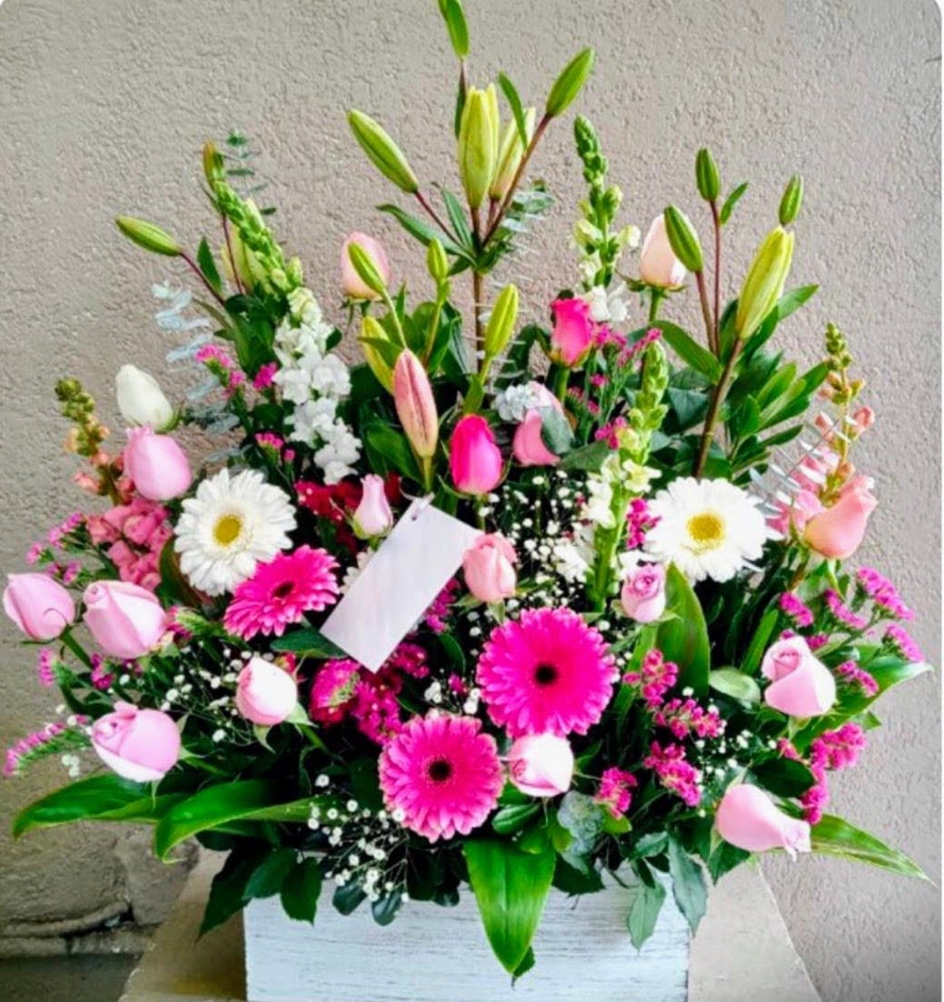 Blush Garden Elegance - Luxury flower arrangement with pink roses, lilies, gerbera daisies, snapdragons, baby’s breath, and seasonal premium flowers handcrafted for birthdays, anniversaries, congratulations, sympathy flowers, Mother’s Day, and special occasions. Same-day flower delivery in San Antonio TX including Stone Oak, Medical Center, North Star, Alamo Heights, Cibolo, Schertz, and surrounding areas. Custom floral arrangements made fresh daily with premium blooms for every occasion.