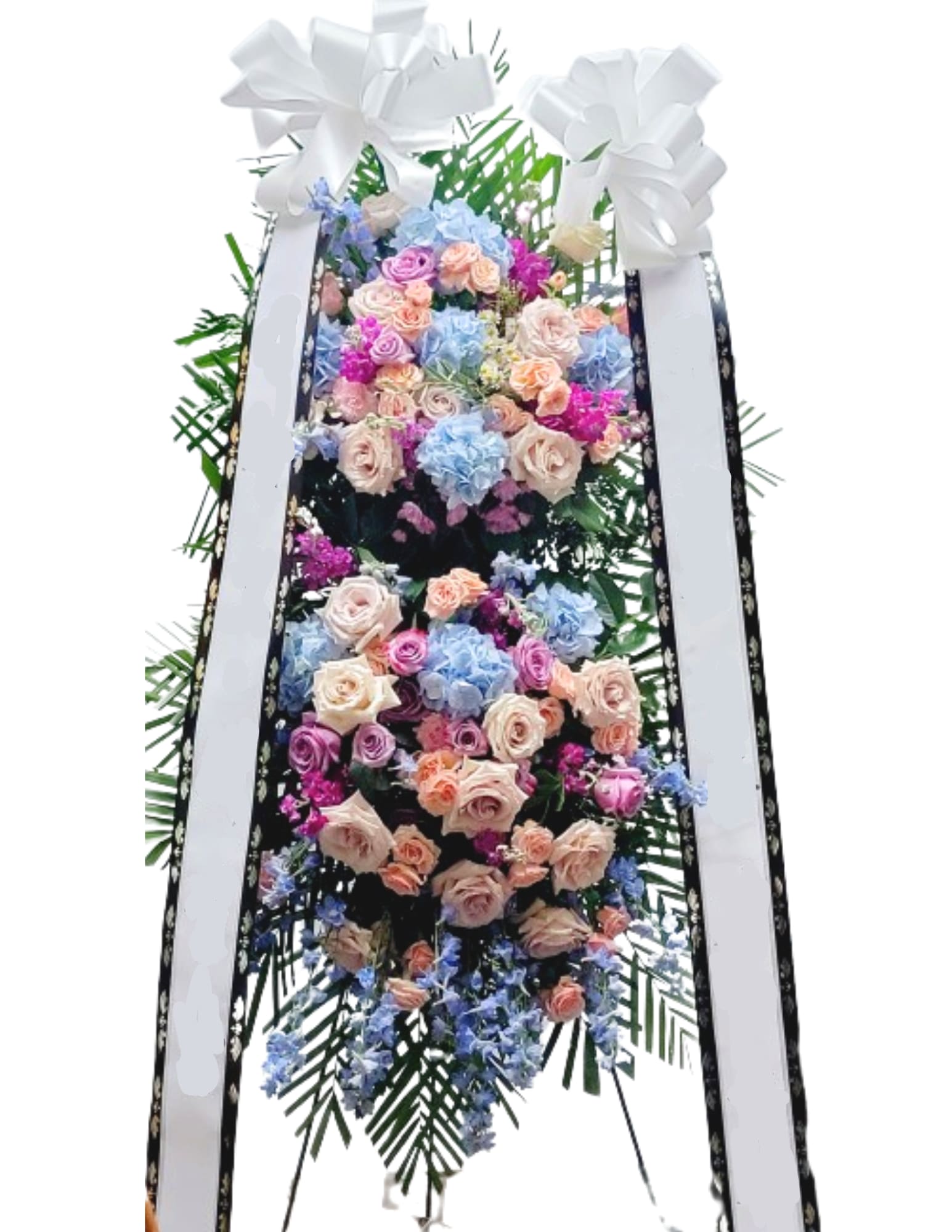 Luxury 2-tier wreath standing spary - This standing fresh cut flowers wreath has two tiers and is made up of carefully selected flowers that have a high value. It's perfect for anyone who values the beauty and quality of flowers over size or bulk. We use mostly high-end flowers. We try to make it as close to the photo as possible, but depending on the season, different flowers may be substituted, usually with higher value flowers. If you have any customization requests, please contact the shop!
