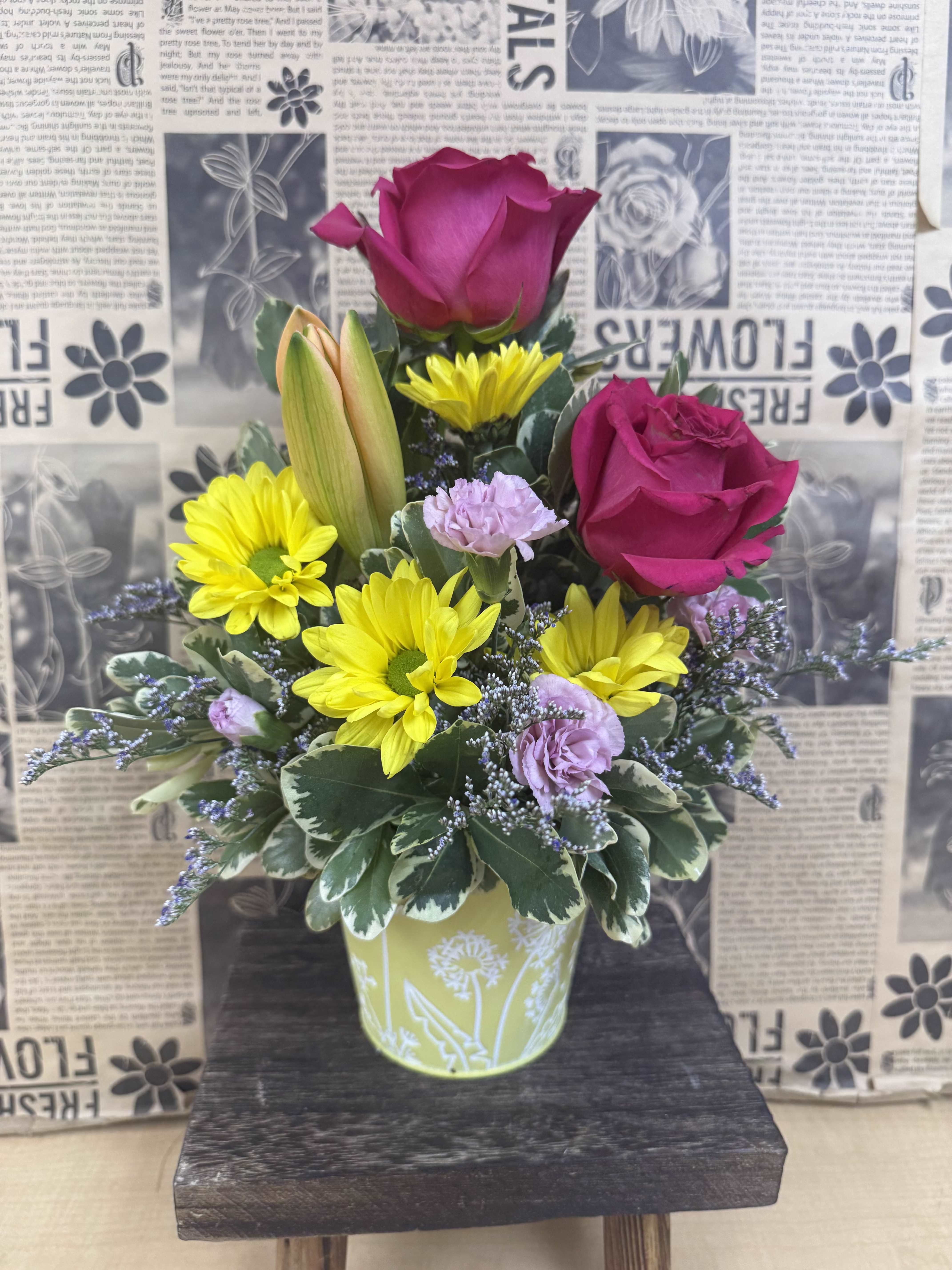 Summer Lovin' - 4" Tin Pot Arrangement
