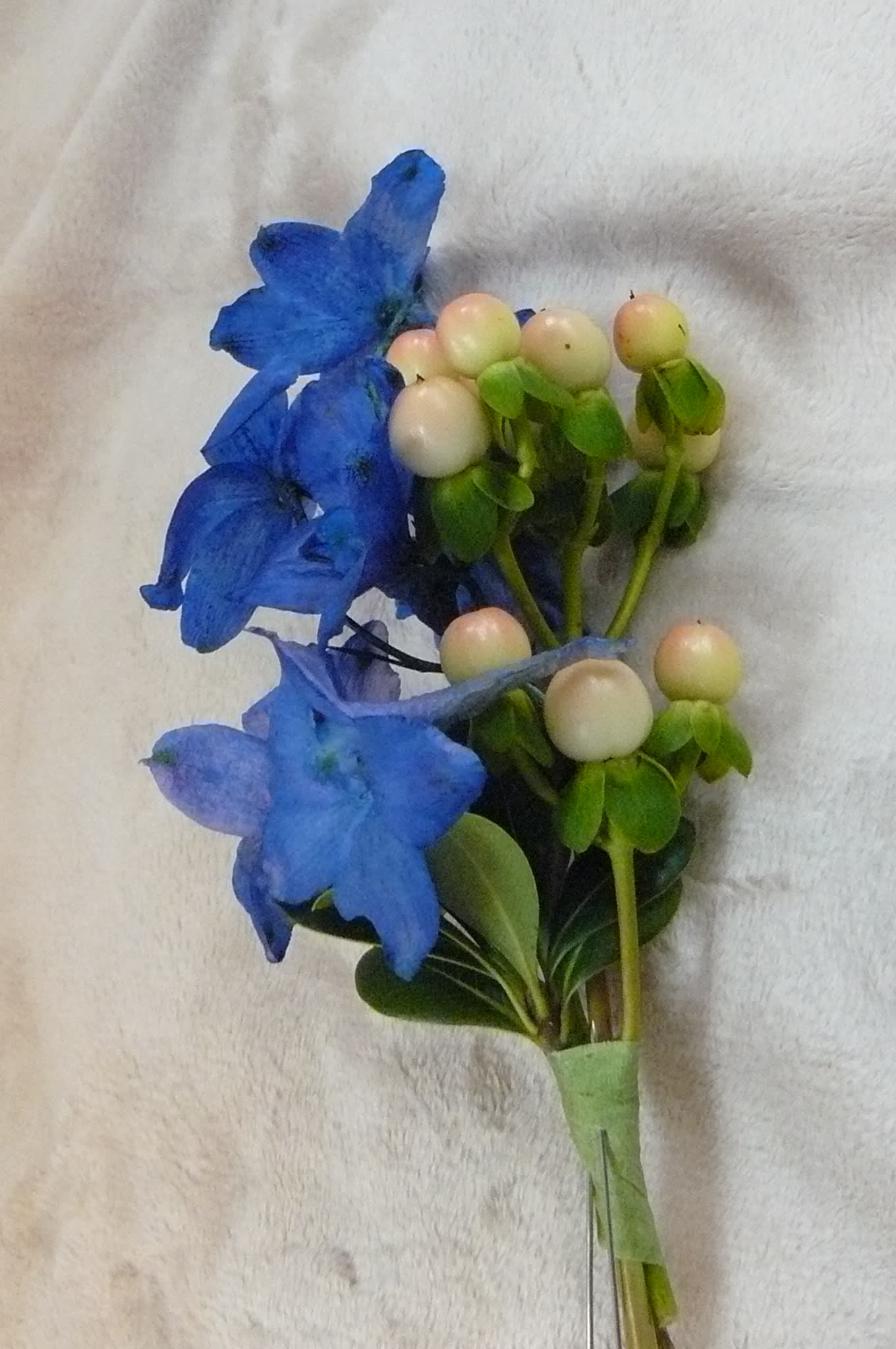 Custom Boutonierres - Special Order Boutonierres. Must Be Ordered Three Days In Advance. Special Instruction can Be Called in or places in Special Instructions. 908-234-2900