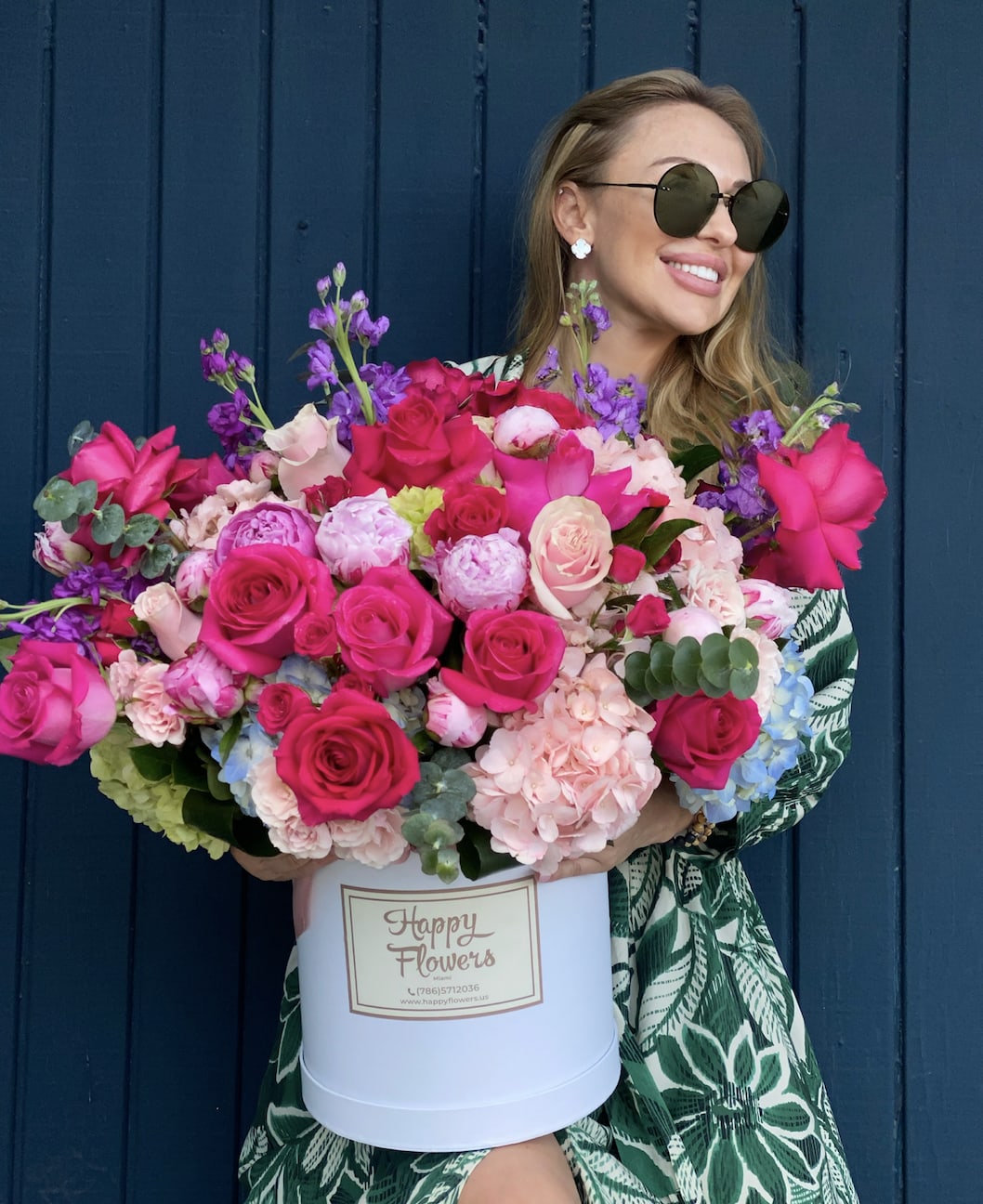 Raspberry Dream - With a combination of vibrant flowers, this florist–designed arrangement brings a pop of color and a burst of excitement as soon as it arrives.  ▪️ All prices in USD ($) ▪️ Disclaimer : Photos and visual presentation of the products represent an overall style, look and feel, which we may not be able to identically replicate in some instances