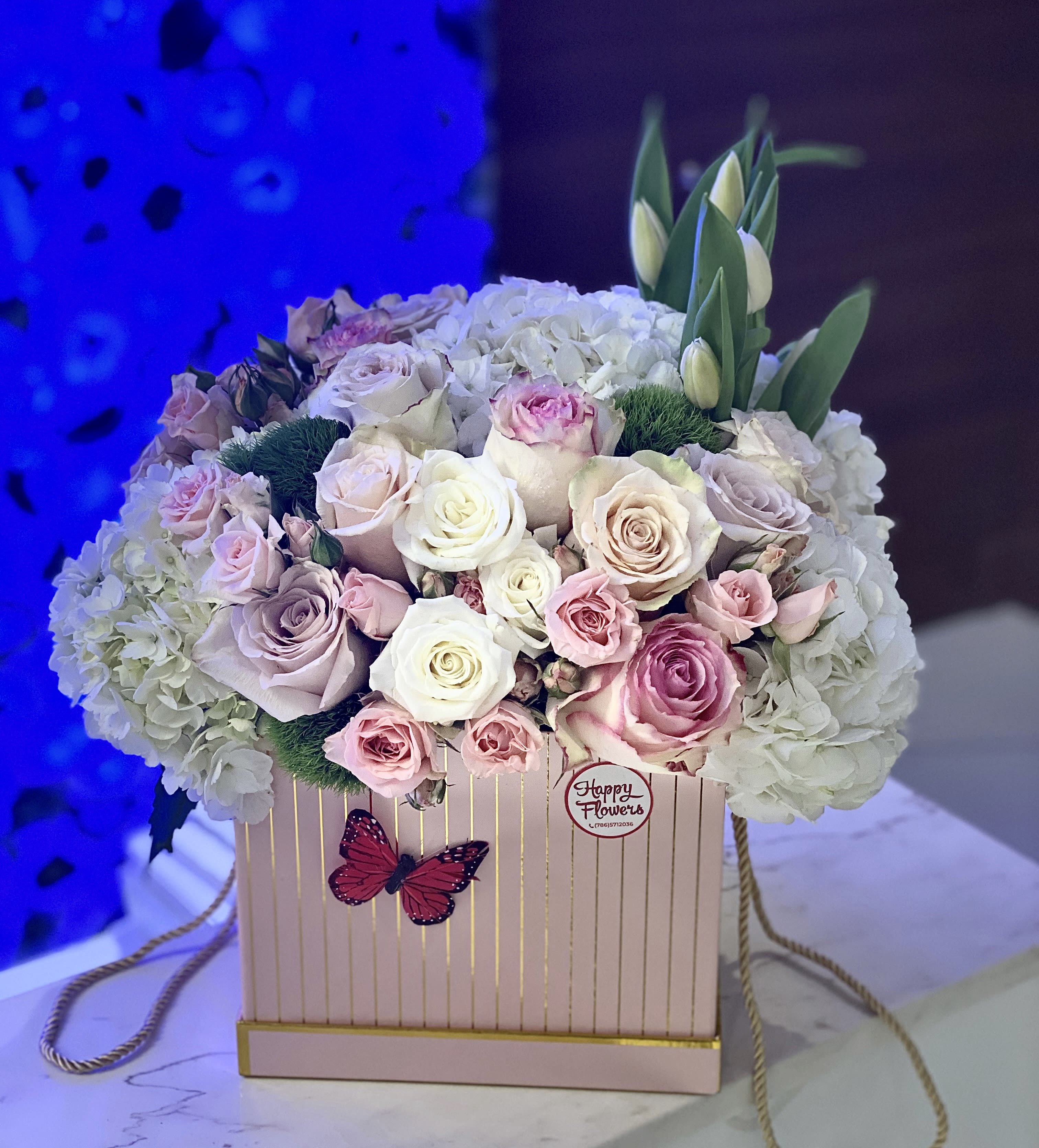  Noa - This bouquet combines mix of flower hydrangeas and roses.  Any bouquet can be in a vase or in a box of your choice.  ▪️ Delivery to their door Each bouquet is unique and is prepared by an expert florist and our customer service team is at your service to ensure the best experience possible.  ▪️Bouquets you can enjoy for longer Some flowers arrive a little closed to ensure extra freshness and protection during shipping. Enjoy the magic of seeing them fully bloom.