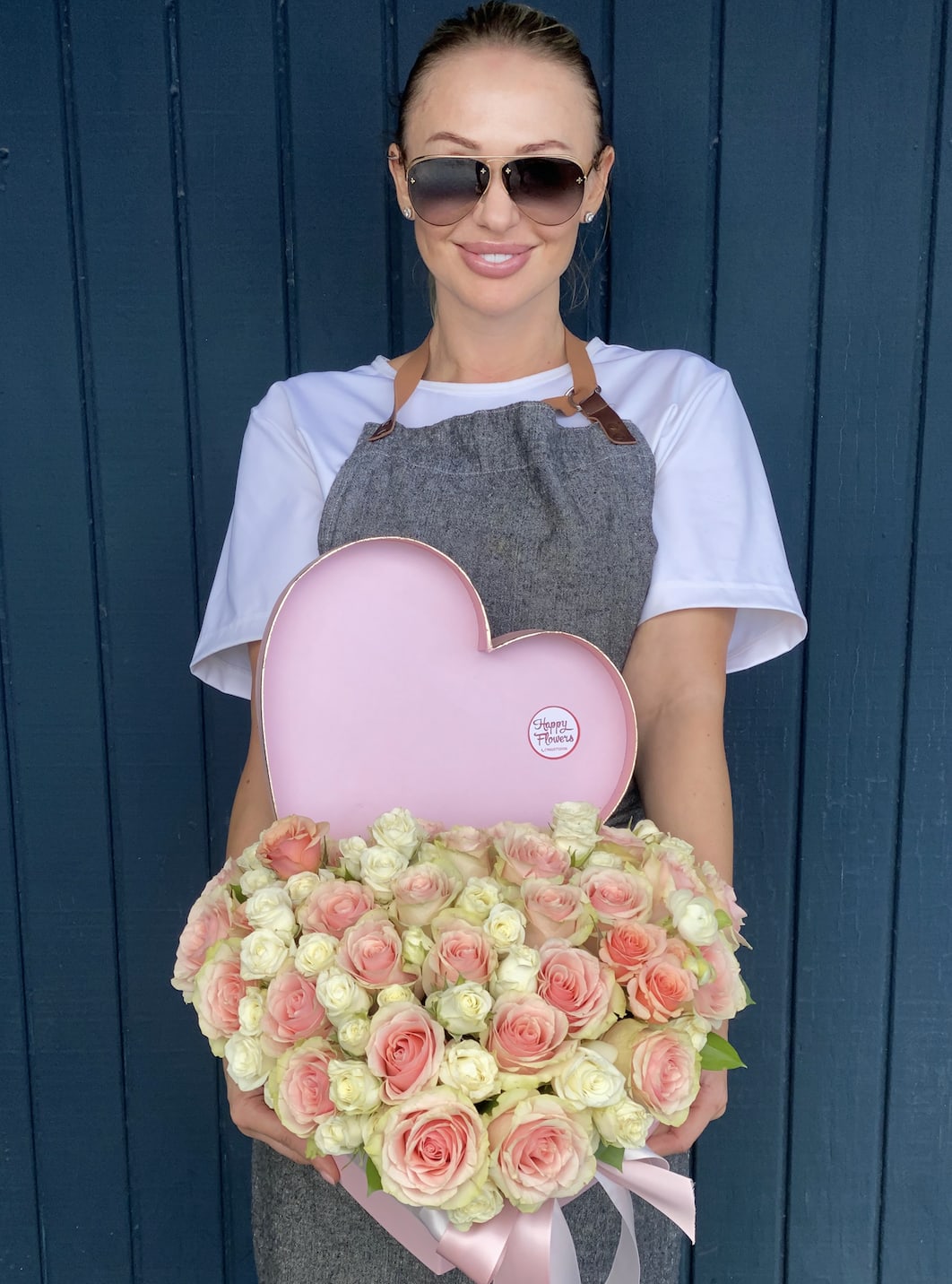 Pink Heard  - Pink roses in a pink heart-shaped box  ▪️ Delivery to their door Each bouquet is unique and is prepared by an expert florist and our customer service team is at your service to ensure the best experience possible.  ▪️Bouquets you can enjoy for longer Some flowers arrive a little closed to ensure extra freshness and protection during shipping. Enjoy the magic of seeing them fully bloom.