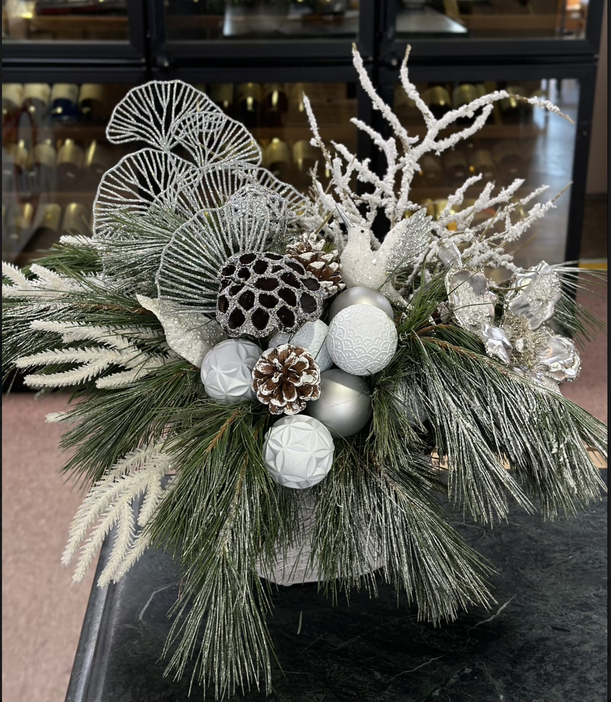 Christmas miracle white  - Christmas decor in white tones will decorate your home or office.  ▪️ Delivery to their door Each bouquet is unique and is prepared by an expert florist and our customer service team is at your service to ensure the best experience possible.  ▪️Bouquets you can enjoy for longer Some flowers arrive a little closed to ensure extra freshness and protection during shipping. Enjoy the magic of seeing them fully bloom.