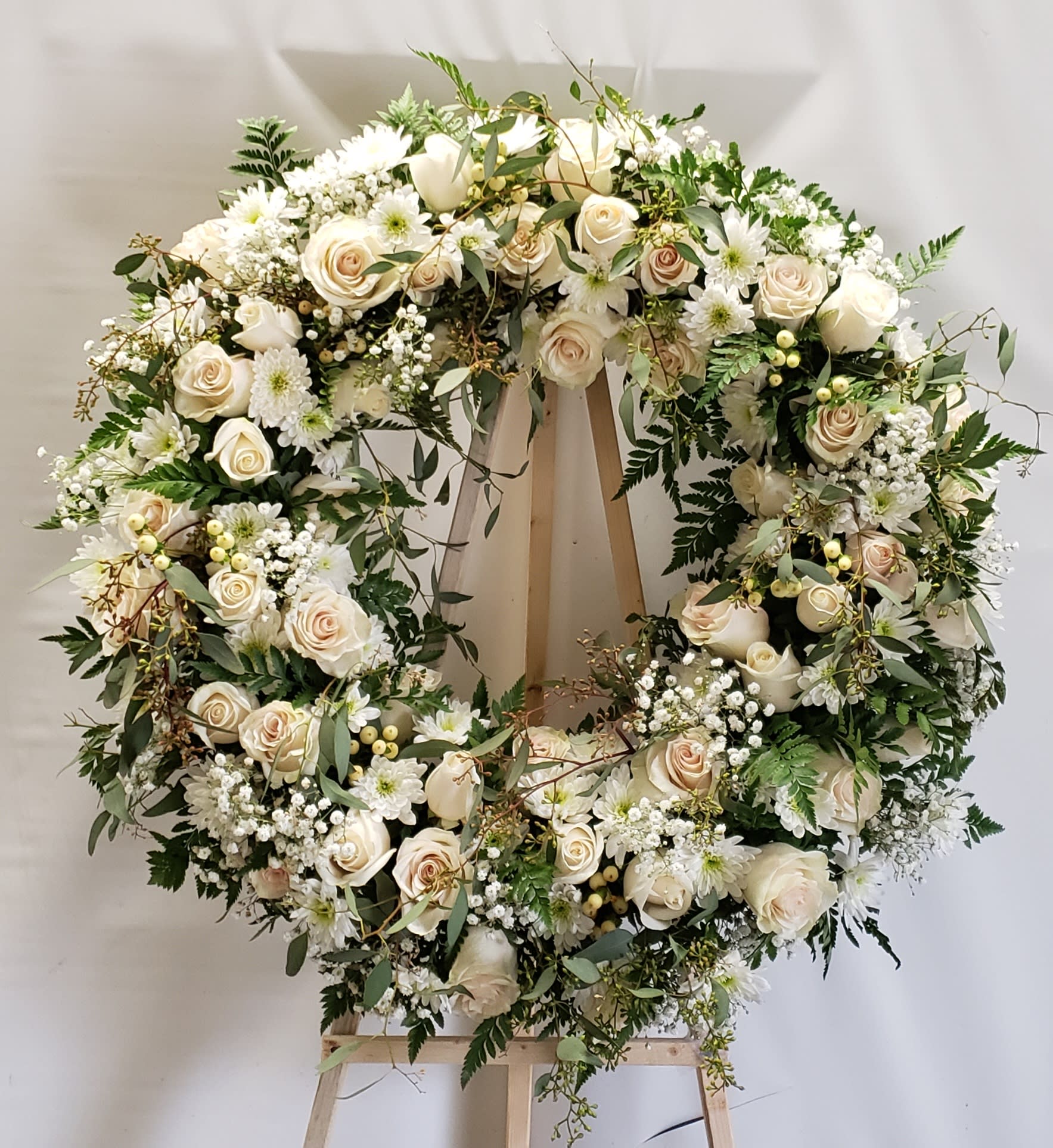 Rustic White Wreath - 20in w