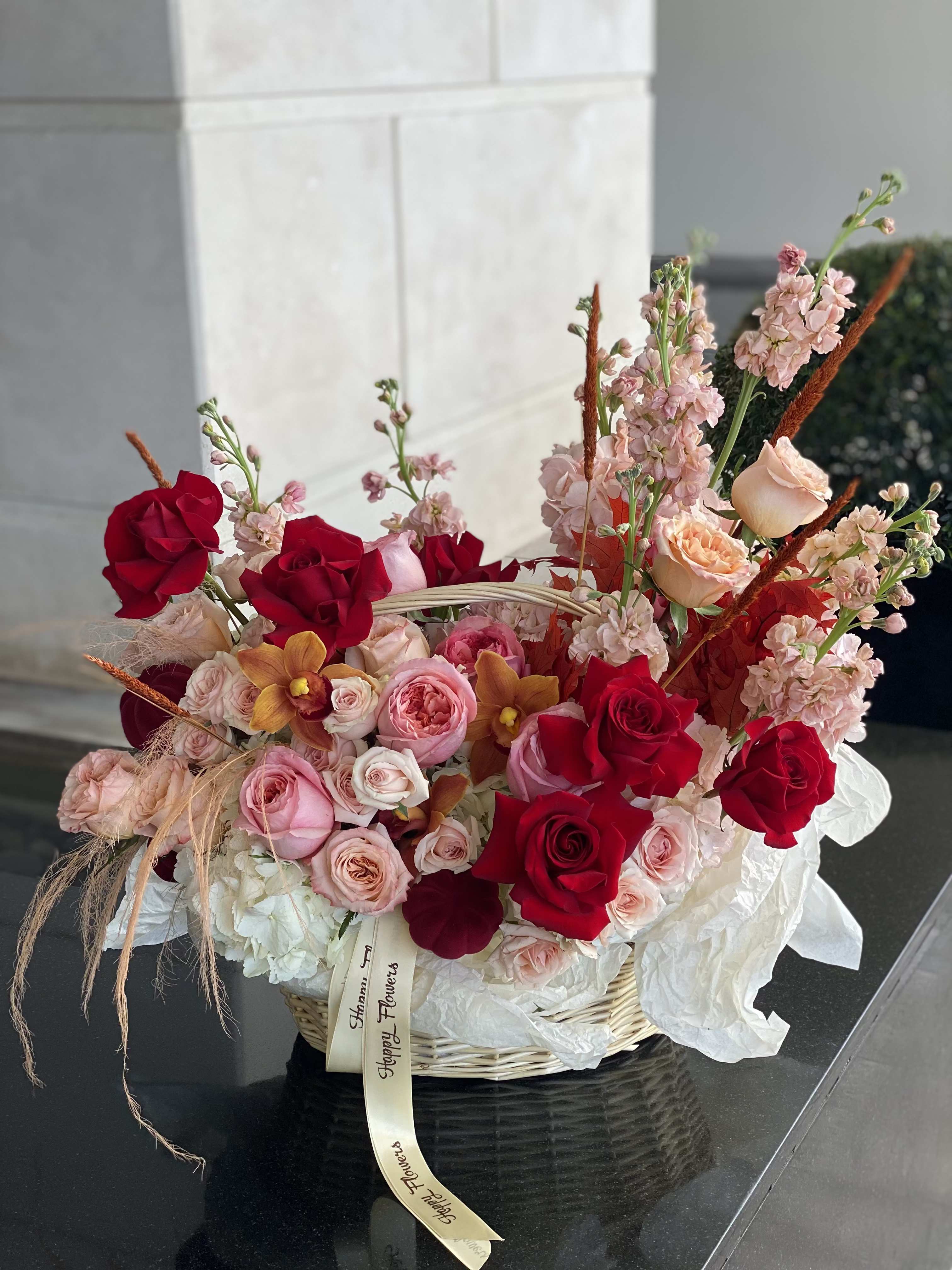Sweet Aurora - Mix flowers in basket 