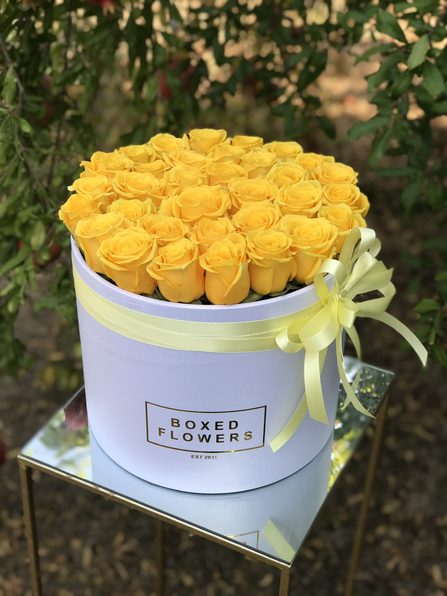 25 yellow rose signature box  - Great gift idea for any occasion. Comes with 25–29 roses(depends on the rosebud size.
