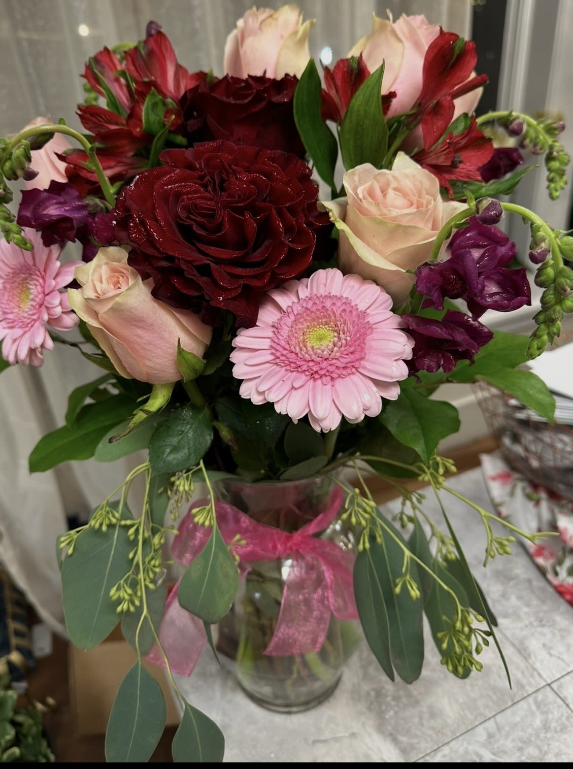 VICTORIAN ROMANCE BOUQUET - BEAUTIFUL MIX OF LIGHT AND DARK FLOWERS! PINK GERBERA DAISIES, RED GARDEN ROSES AND PINK STANDARD ROSES , STOCK , SEEDED EUC, STOCK VERY OLD TIMEY ROMANTIC BOUQUET
