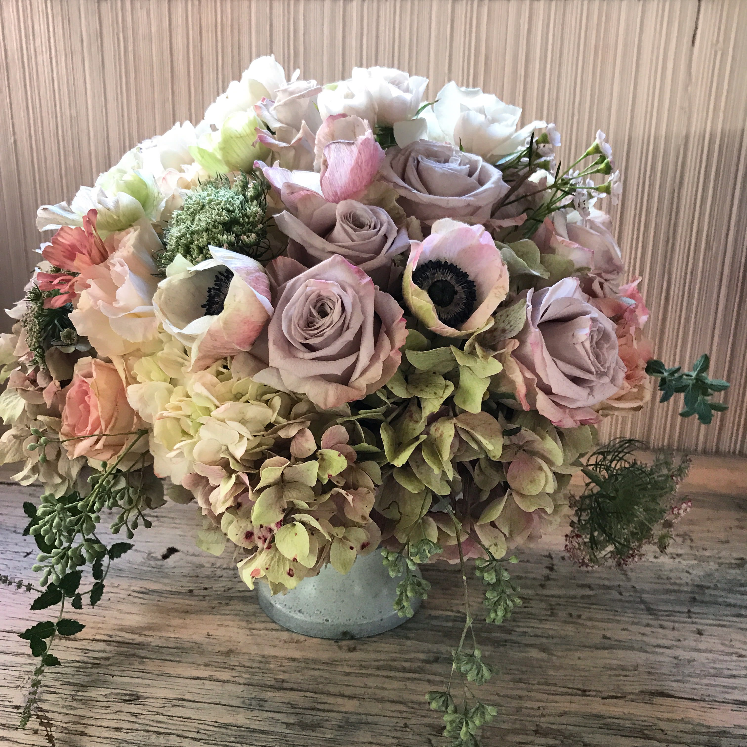 Faye arrangement - Perfect palette of nude and blushing fresh flowers arranged in a classic container. Perfect as a centerpiece for your stylish dinner party or to be given to a hostess of a party you attend. Or just as a gift of love for the design loving recipient. Blomst LA only uses fresh, high quality flowers, all carefully selected every day to fit your flower order. We offer a personal hand delivery by our own delivery staff and guarantee the flowers will look perfect, when they arrive. We deliver in Glendale, Pasadena, Eagle Rock, Hollywood, Burbank, Beverly Hills - and everywhere else in Greater Los Angeles.